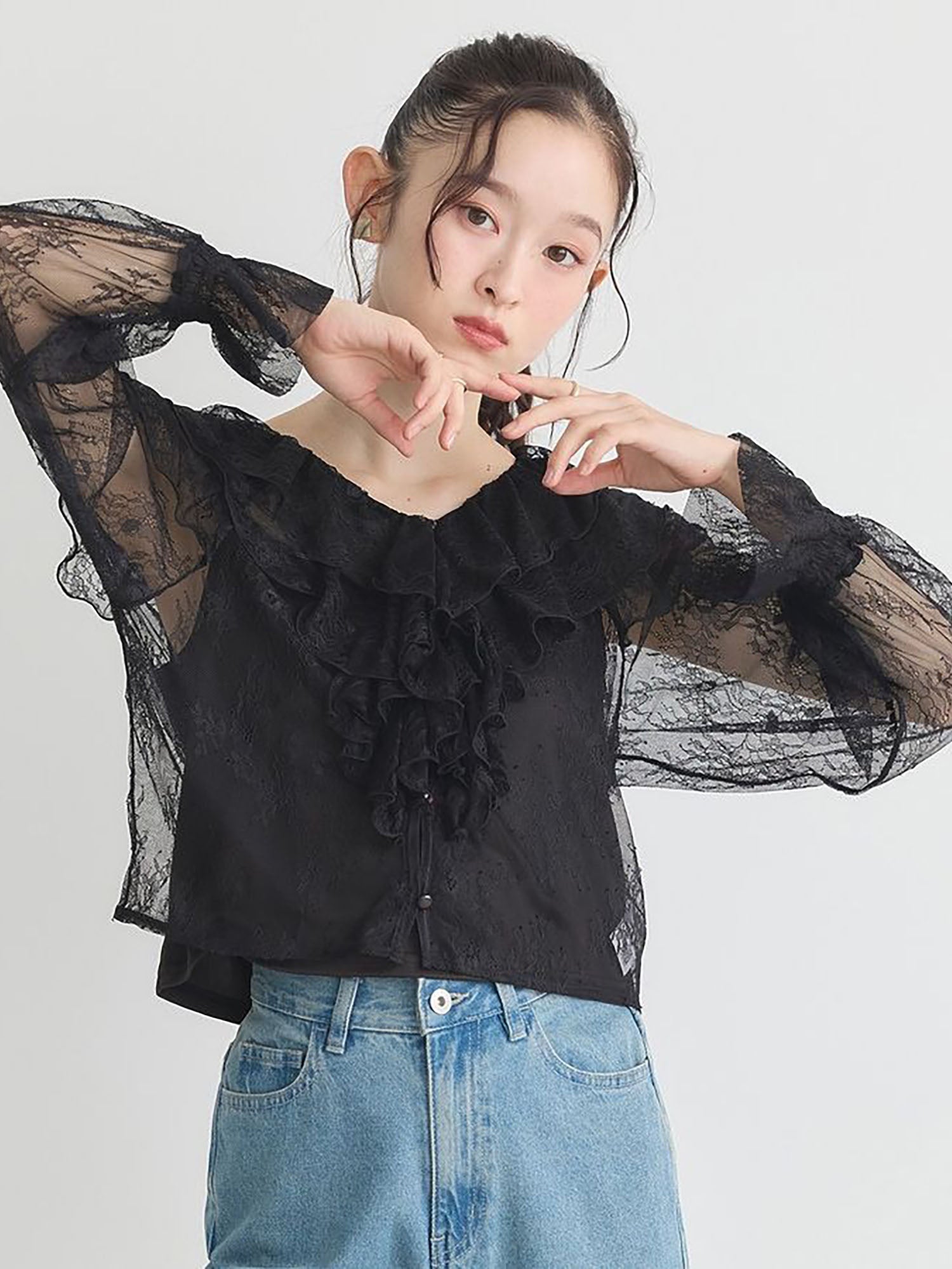 Emiyo SET Ruffled Lace Blouse