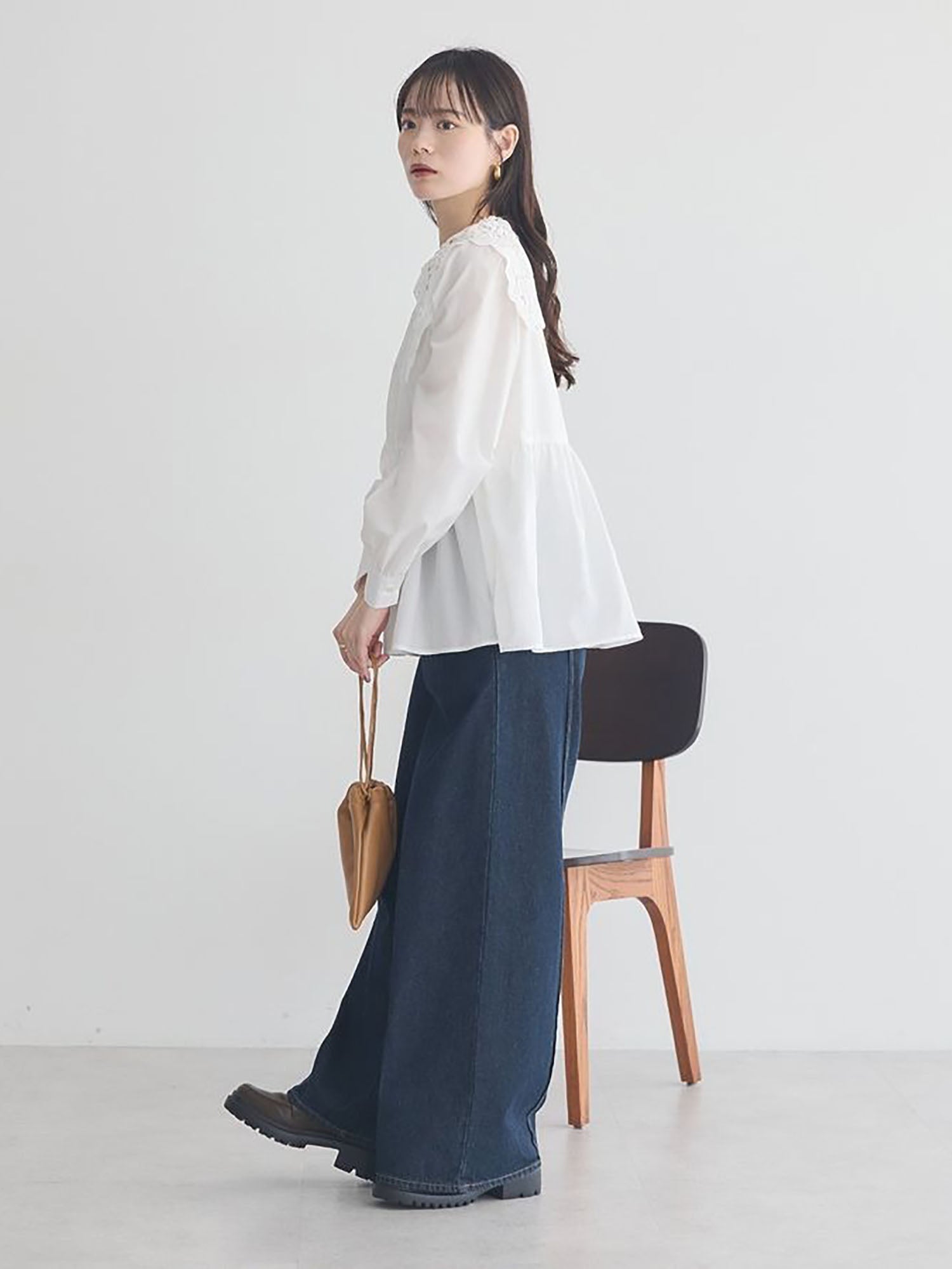 Arisa Lace Collar Blouse