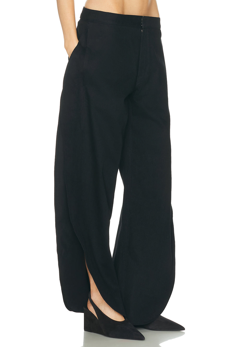 ALAΪA Petal Horseshoe Leg