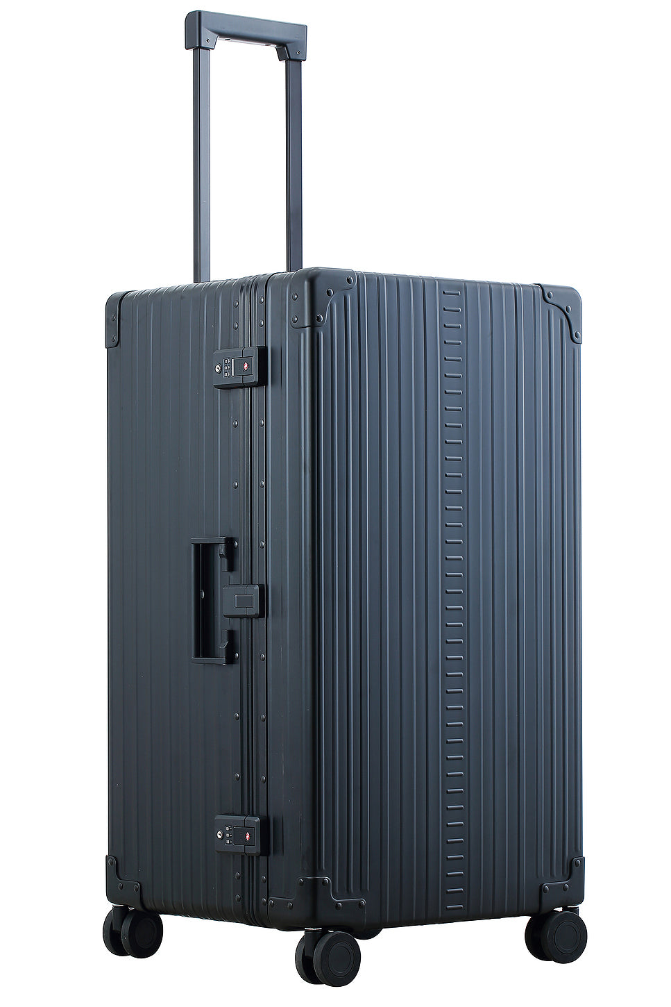 International Trunk Checked 30 Suitcase