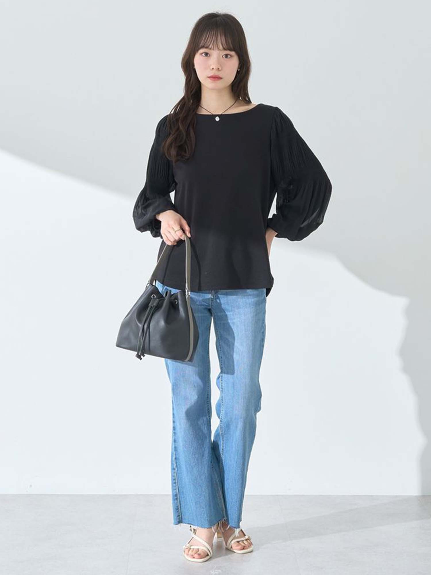 Moji Pleated Sleeve Blouse