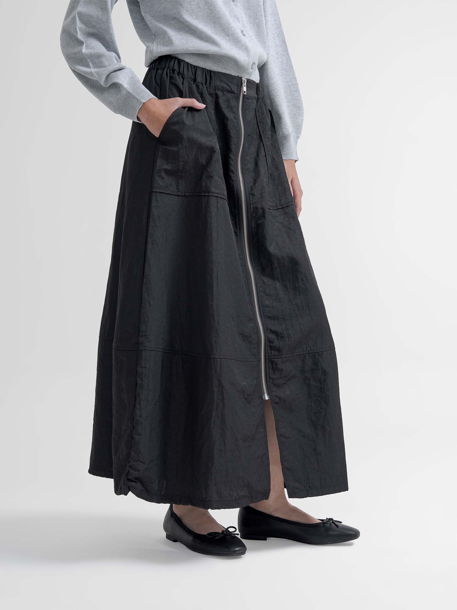 Rumoi Front Zip Cocoon Skirt