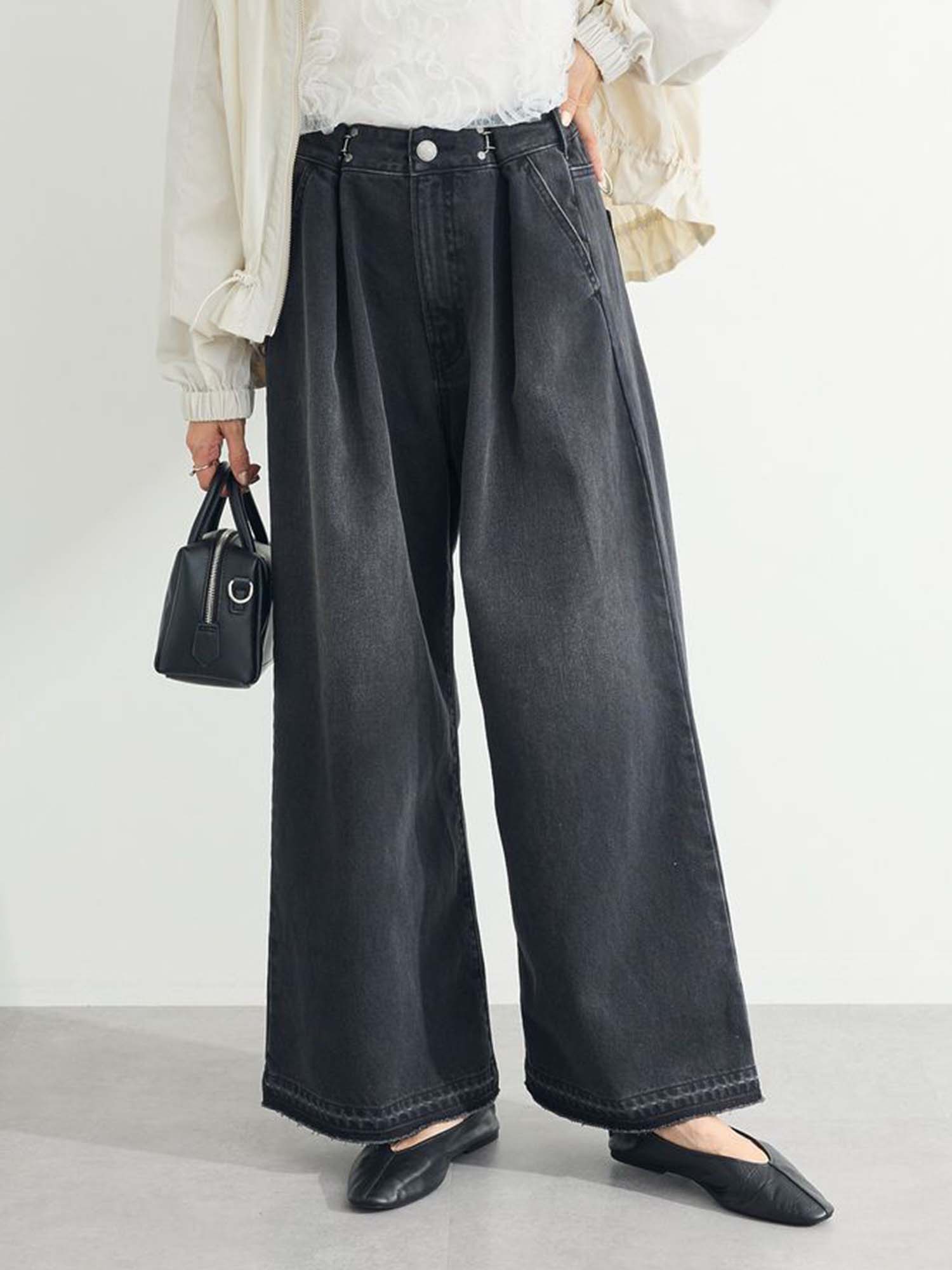 Nankoku Tucked Wide Denim Pants