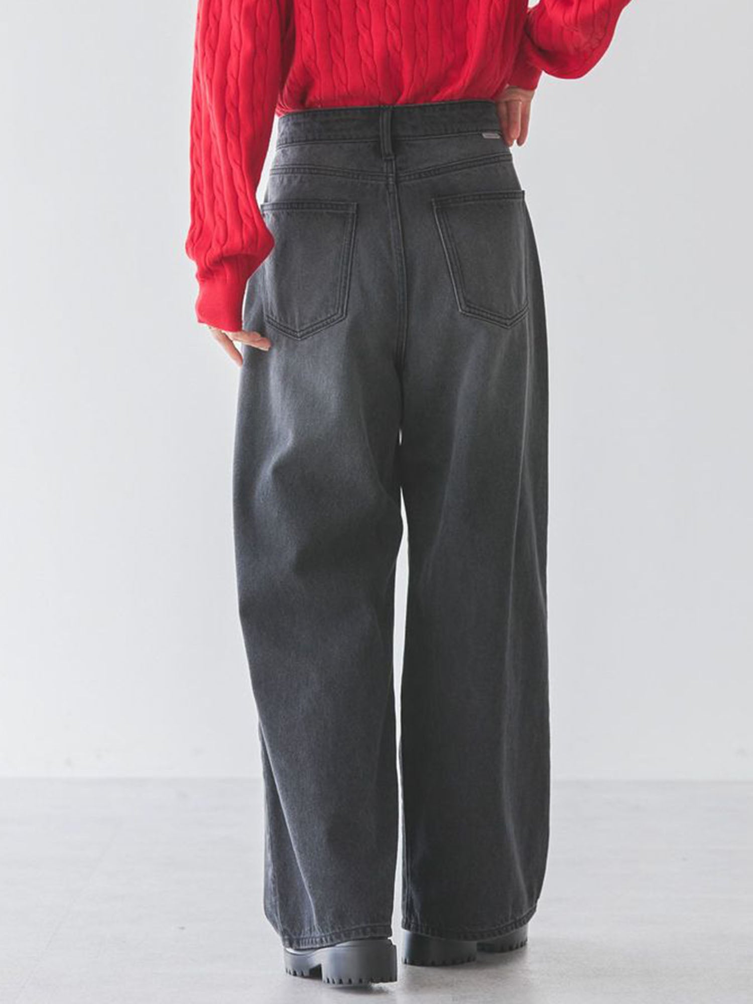 Kakogawa Tucked Wide Denim Pants