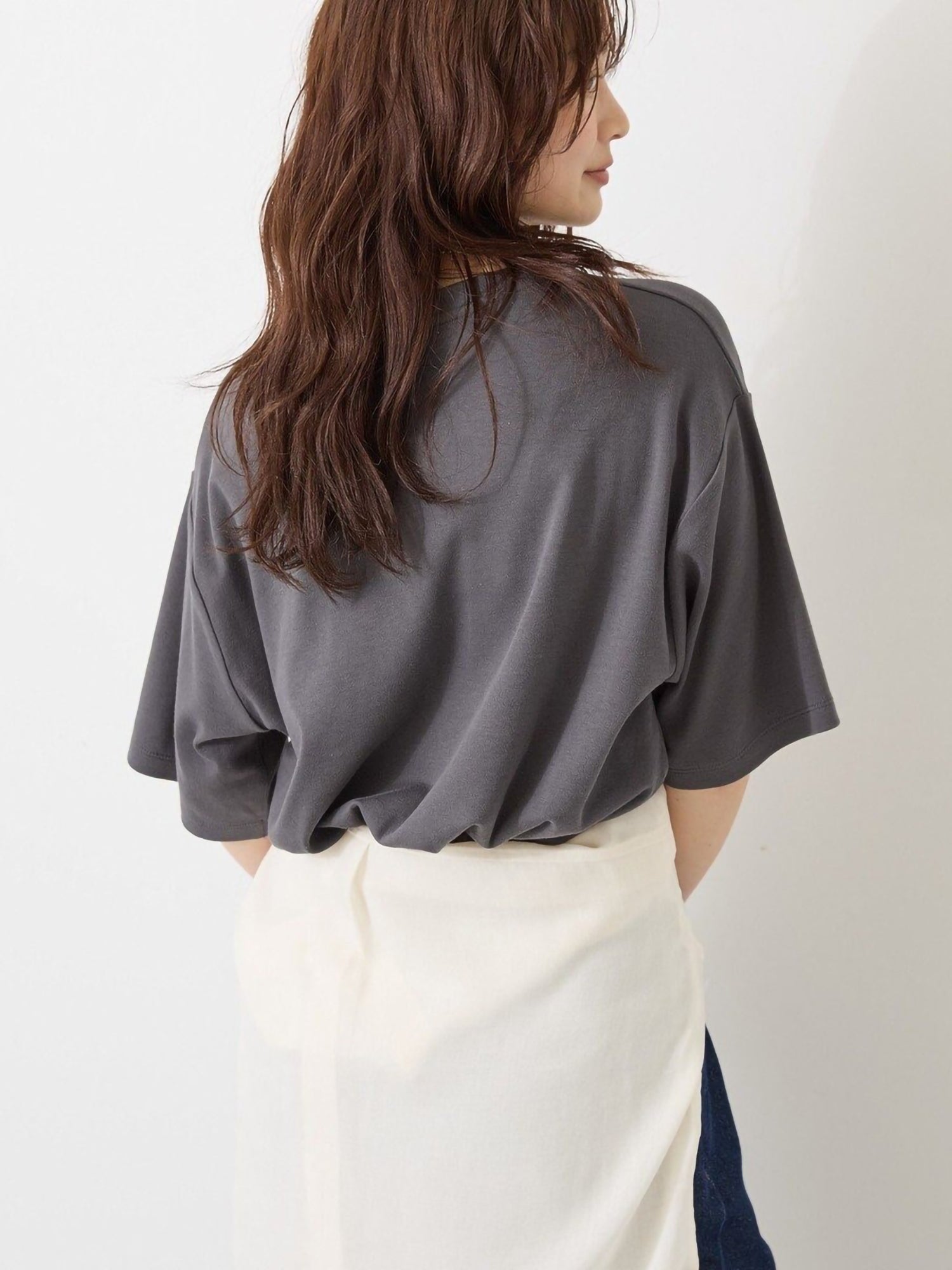 Ayami Loose-Fitting Crew Neck T-Shirt