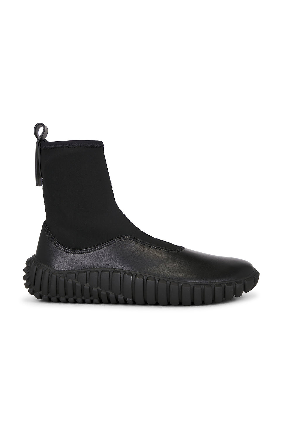 Sneaker Boot