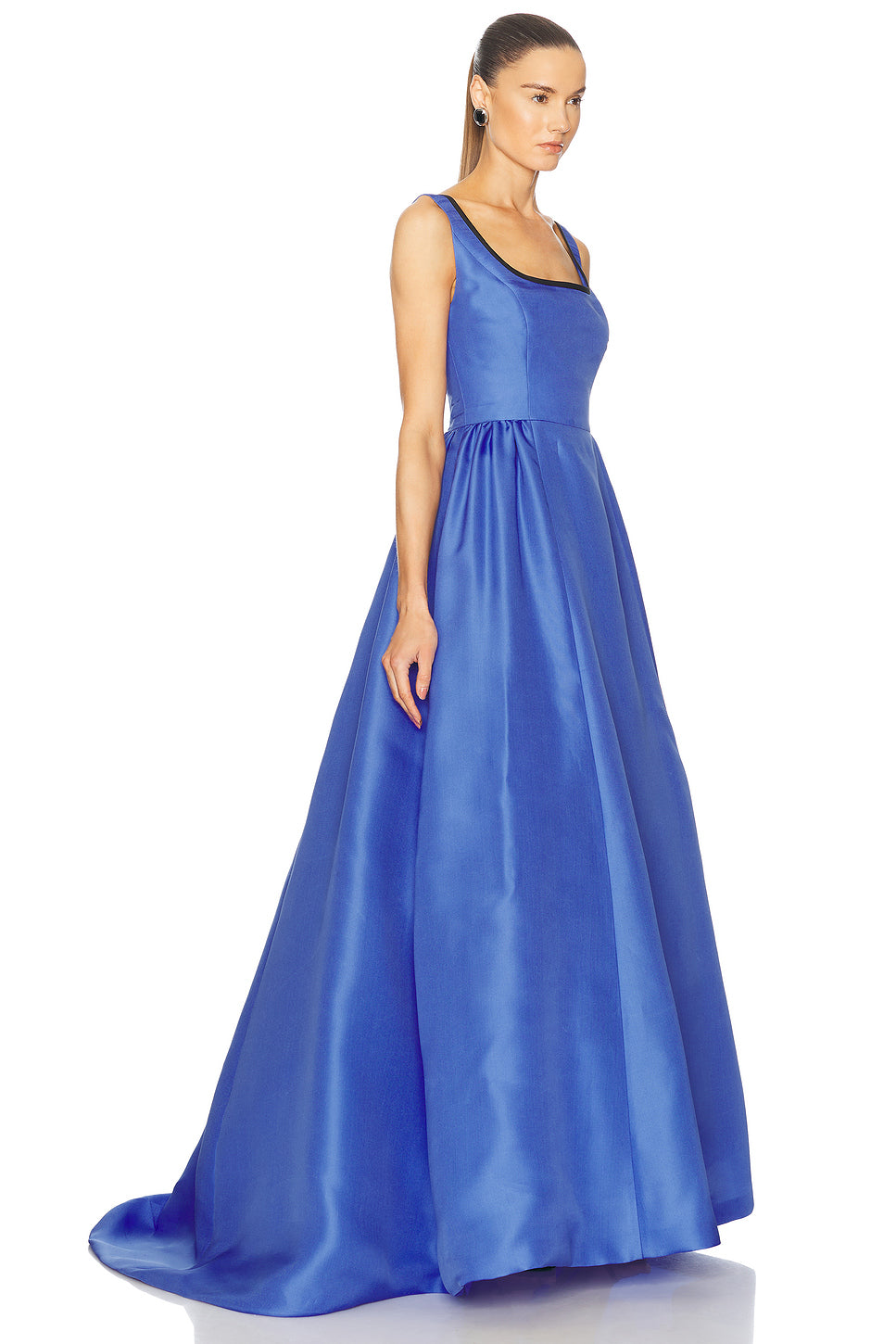 Sleeveless Scoopneck Gown