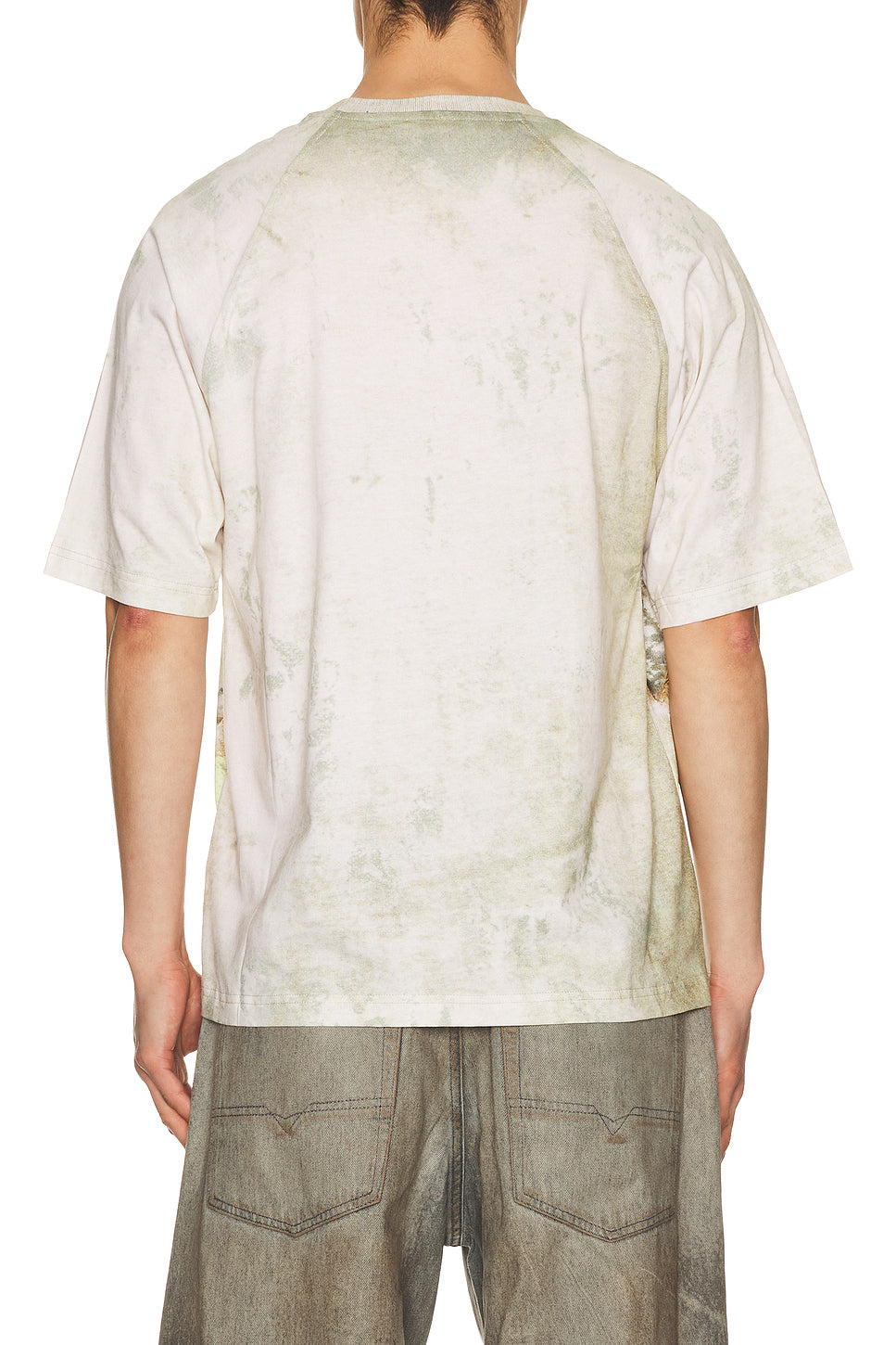 Clint Tee