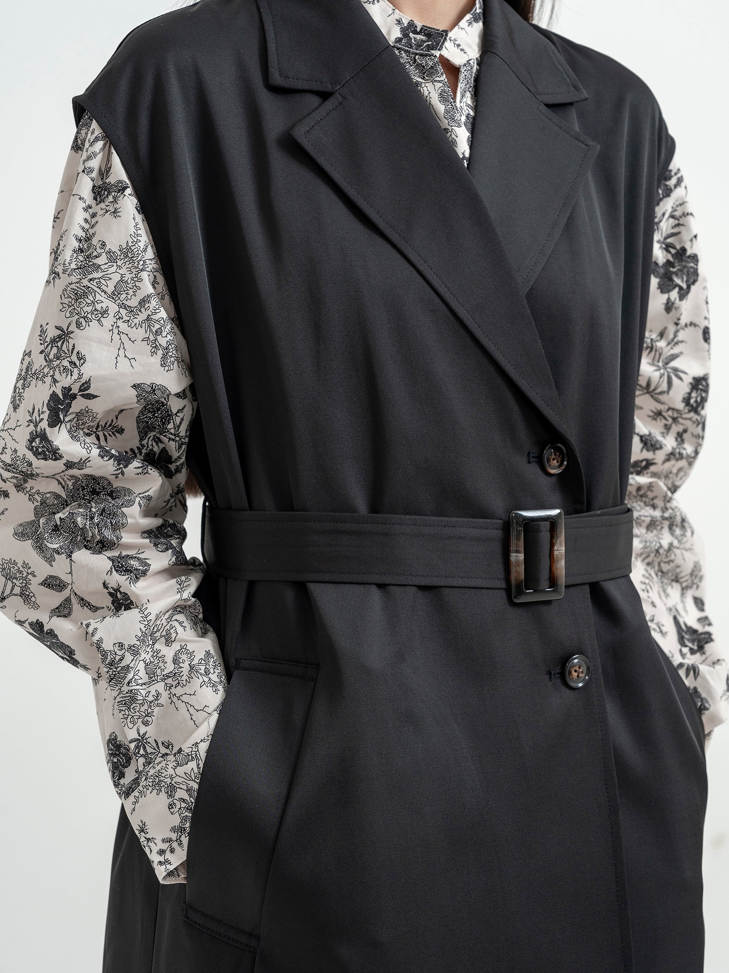 Neida Sleeveless trench Jacket