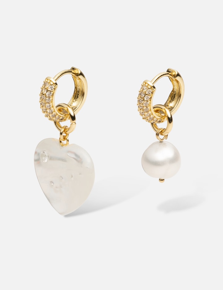 Love At First Sight Pearly Earrings