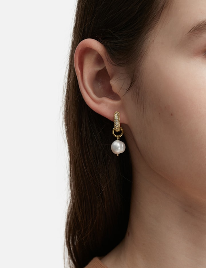 Love At First Sight Pearly Earrings