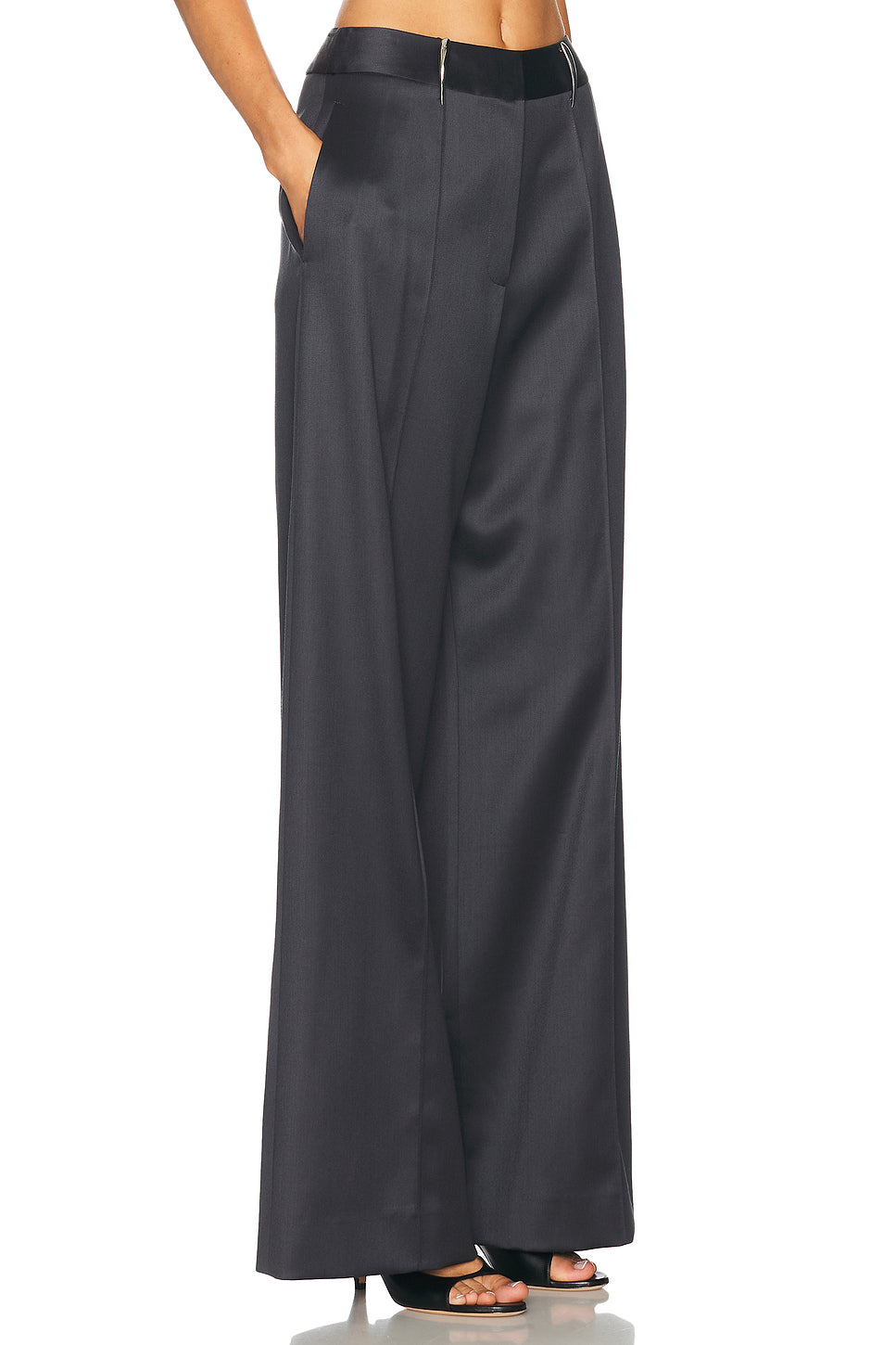 Claw Belt Loop Tailored Trouser