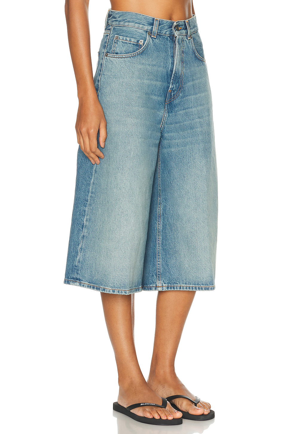 Belle Short