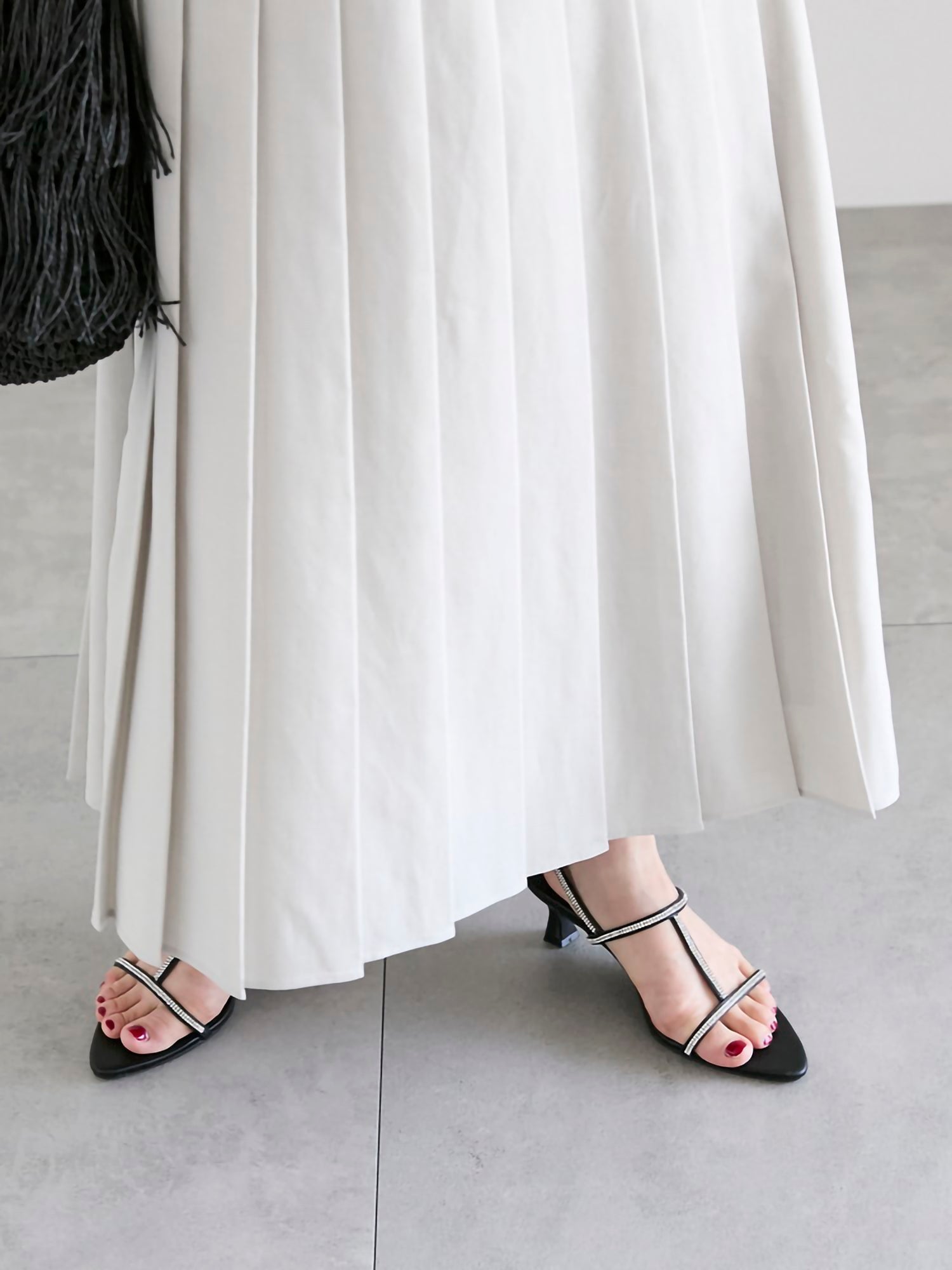 Isamori Side Belt Pleated Skirt