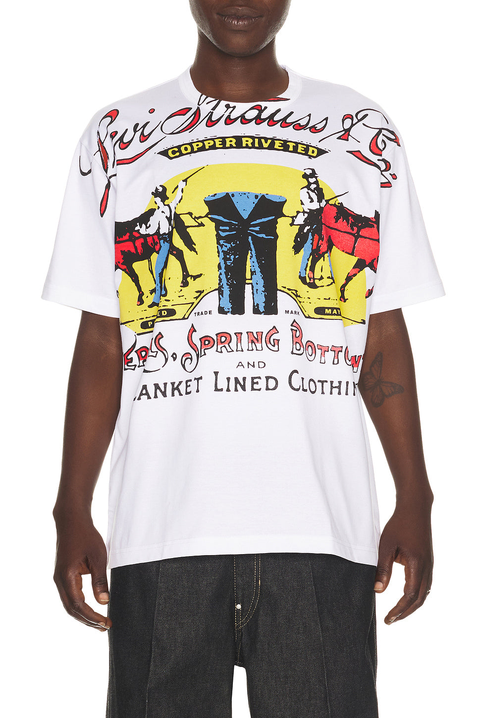 x Levi's Tee