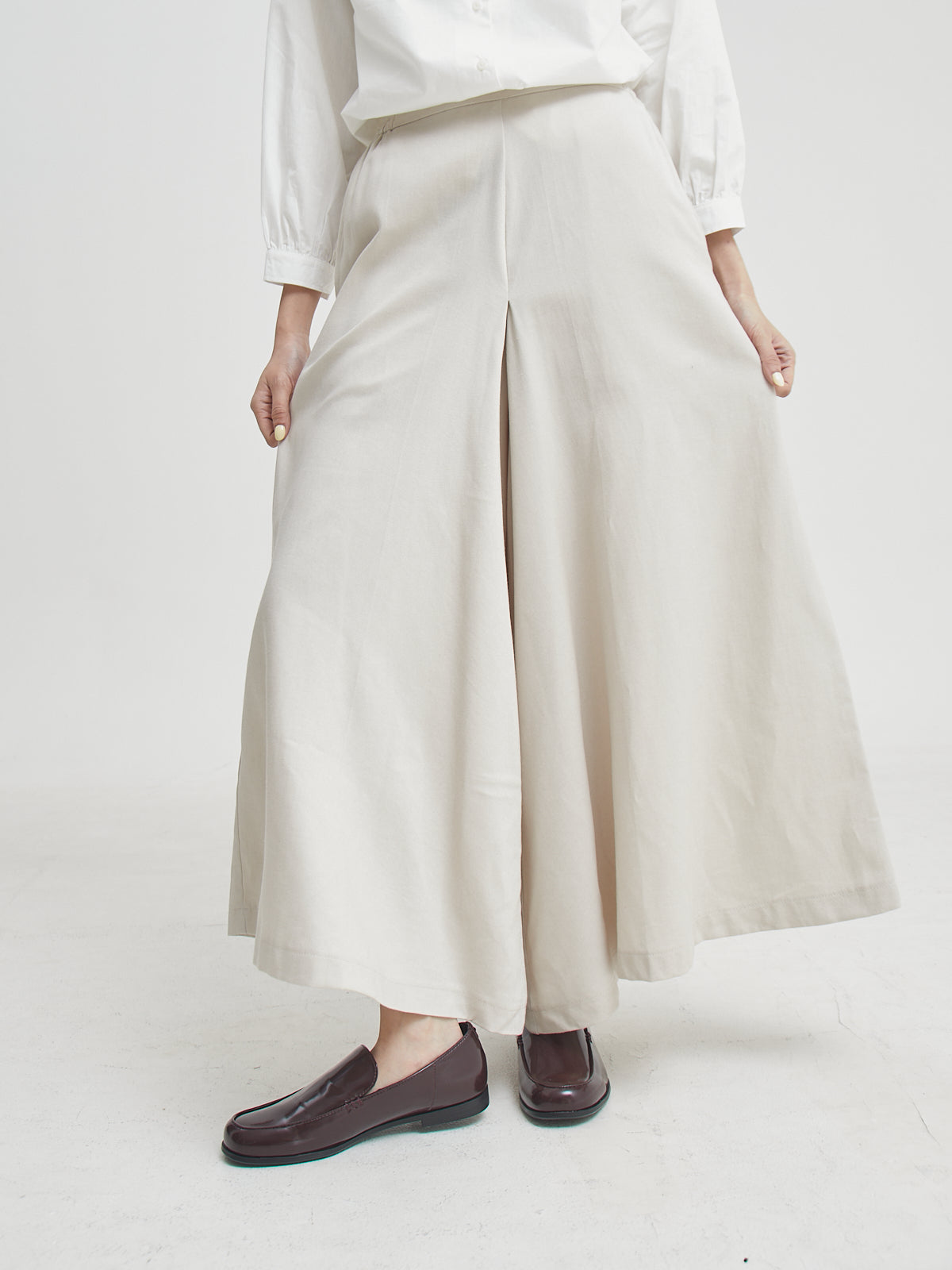 Omira Wide Leg Pants