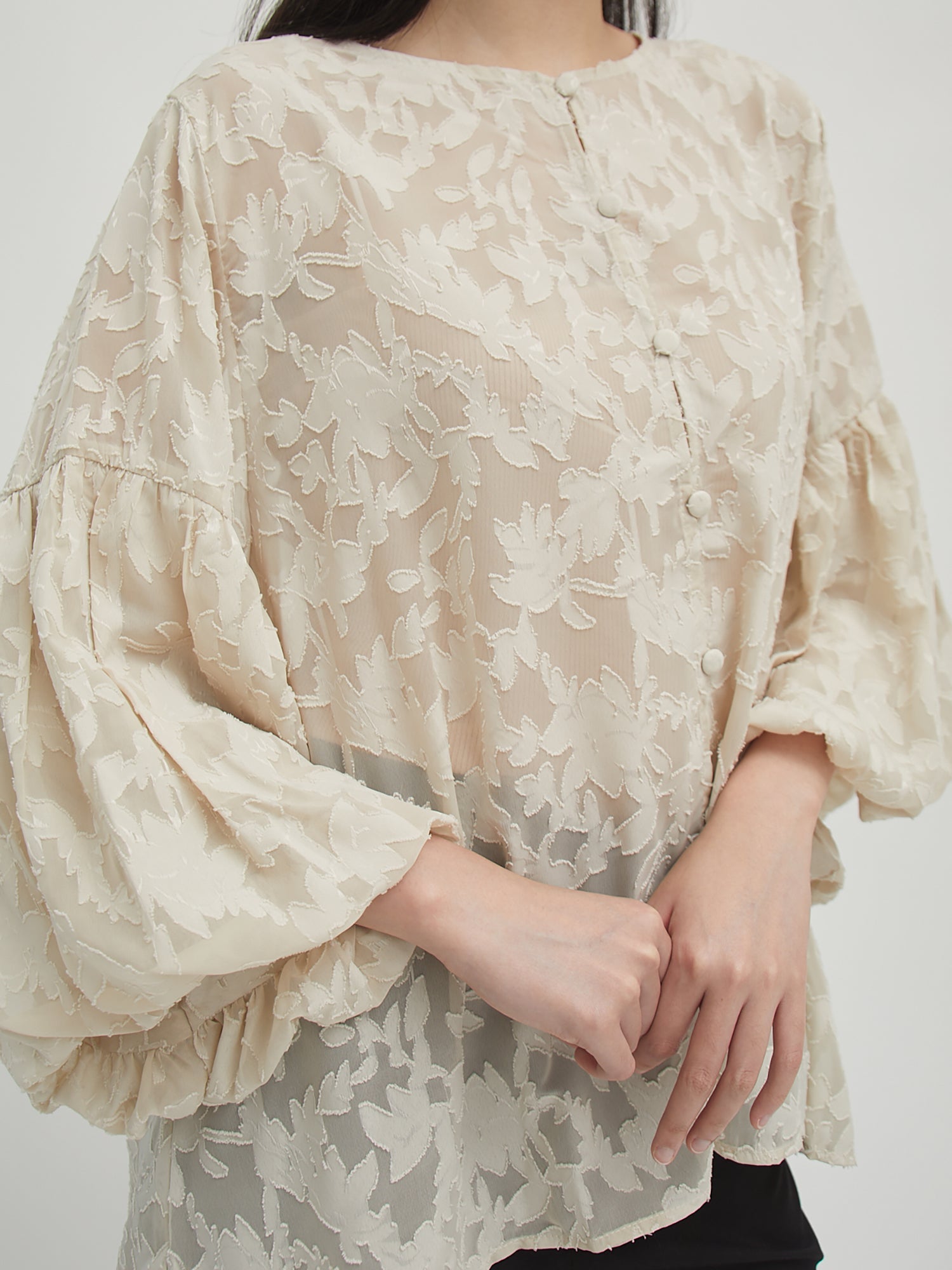 Alma Baloon Sleeve Outer
