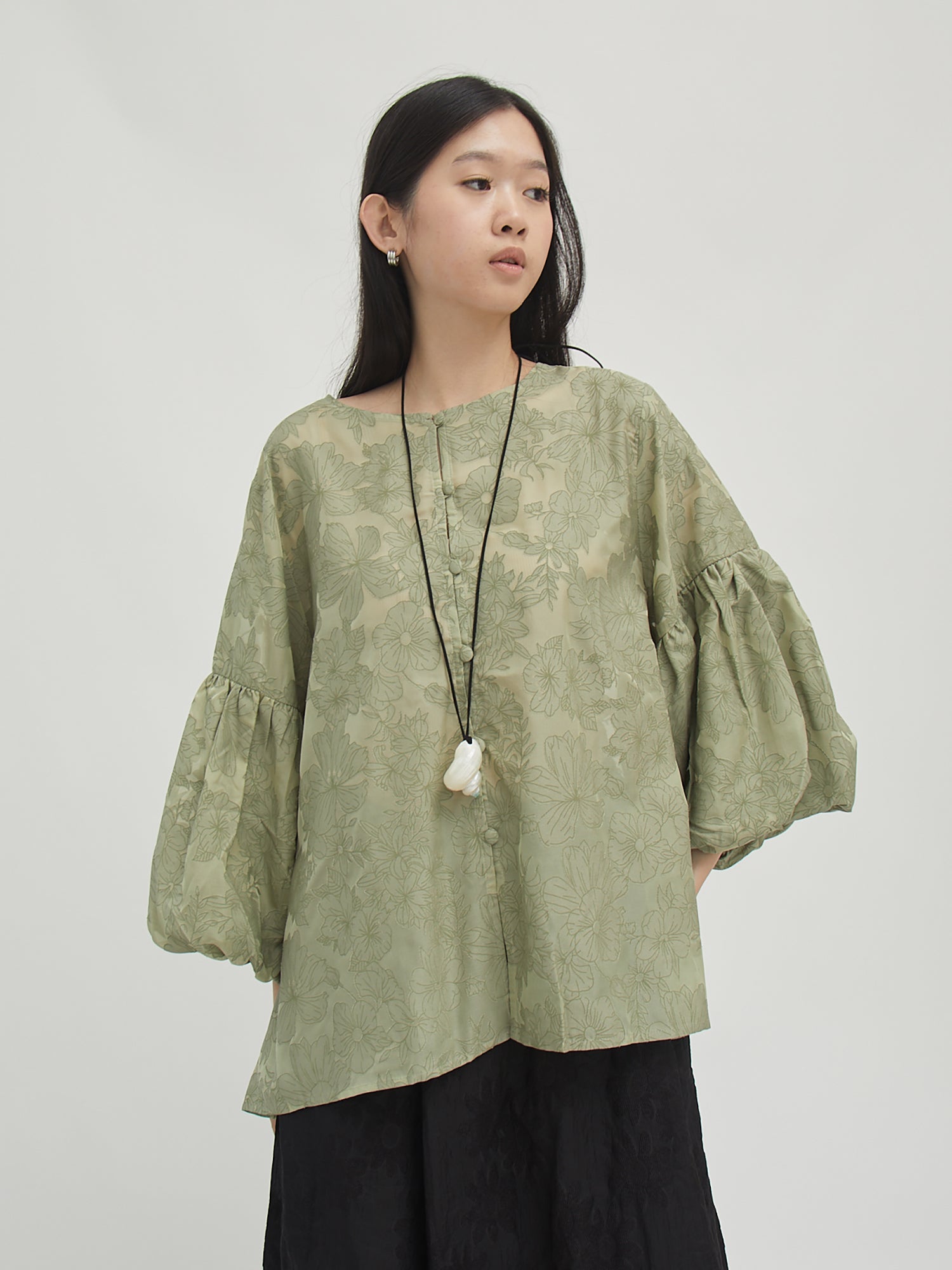 Alma Baloon Sleeve Outer