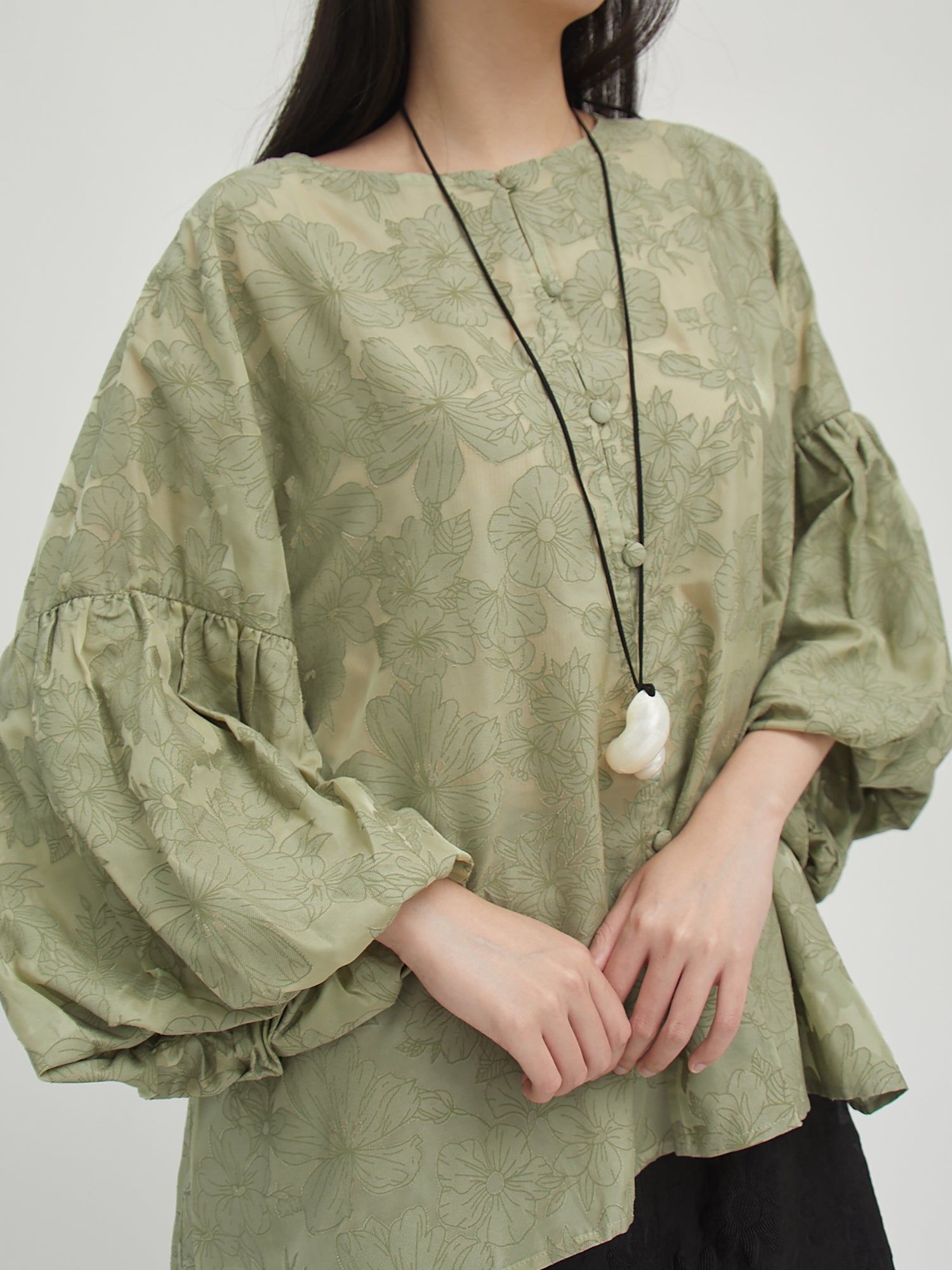 Alma Baloon Sleeve Outer