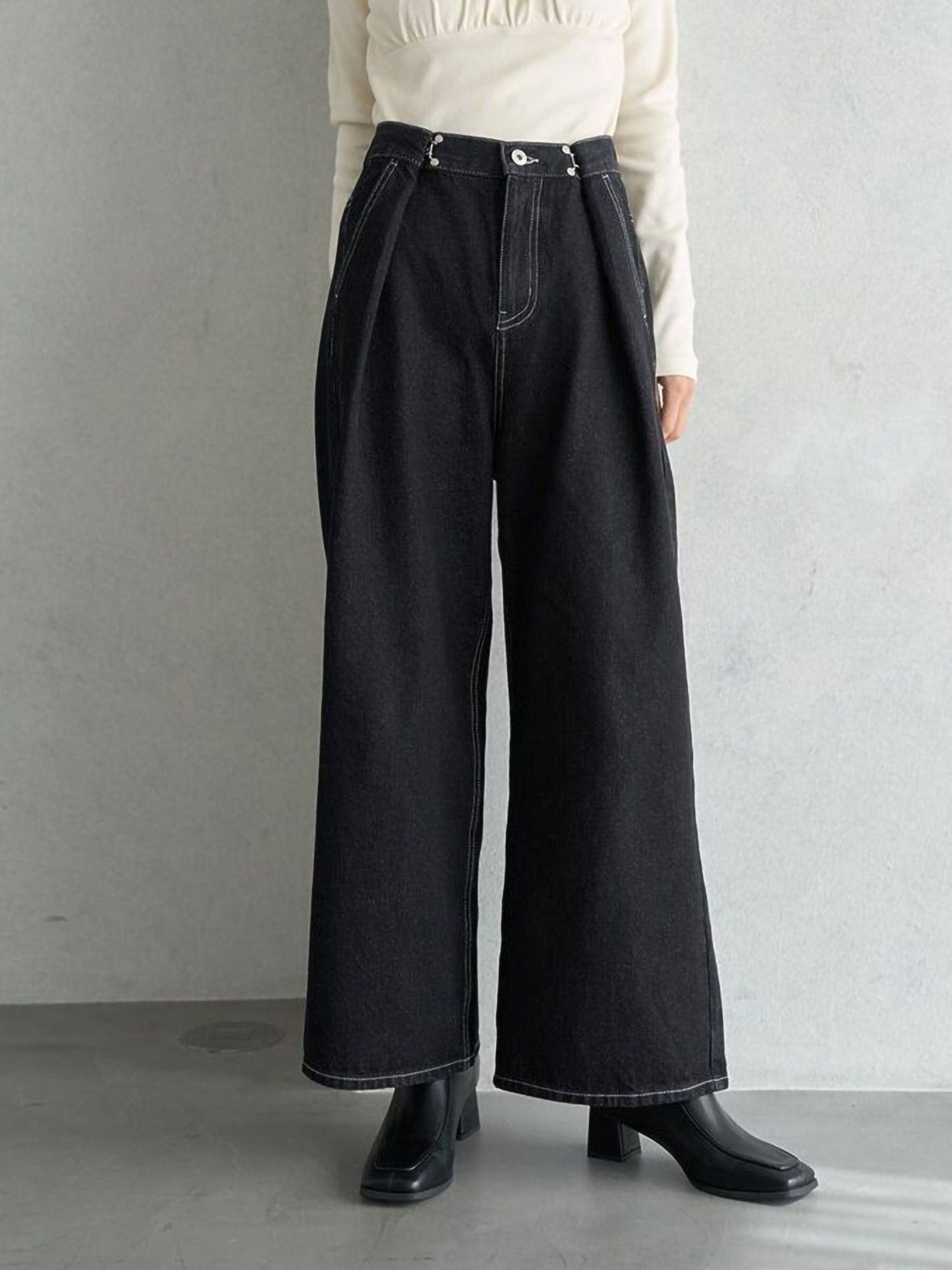 Kenzi Tuck Hook Denim Pants
