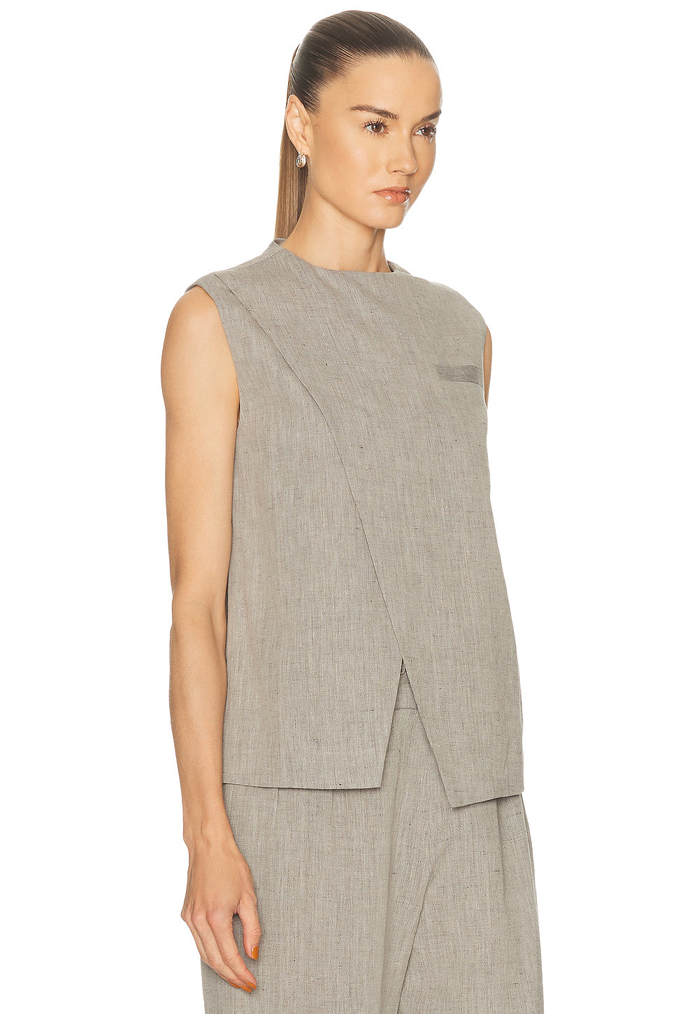 Della Asymmetric Top