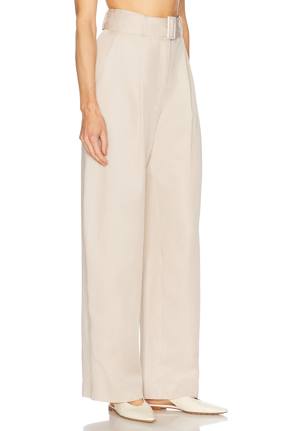 Pleated Barrel Trouser