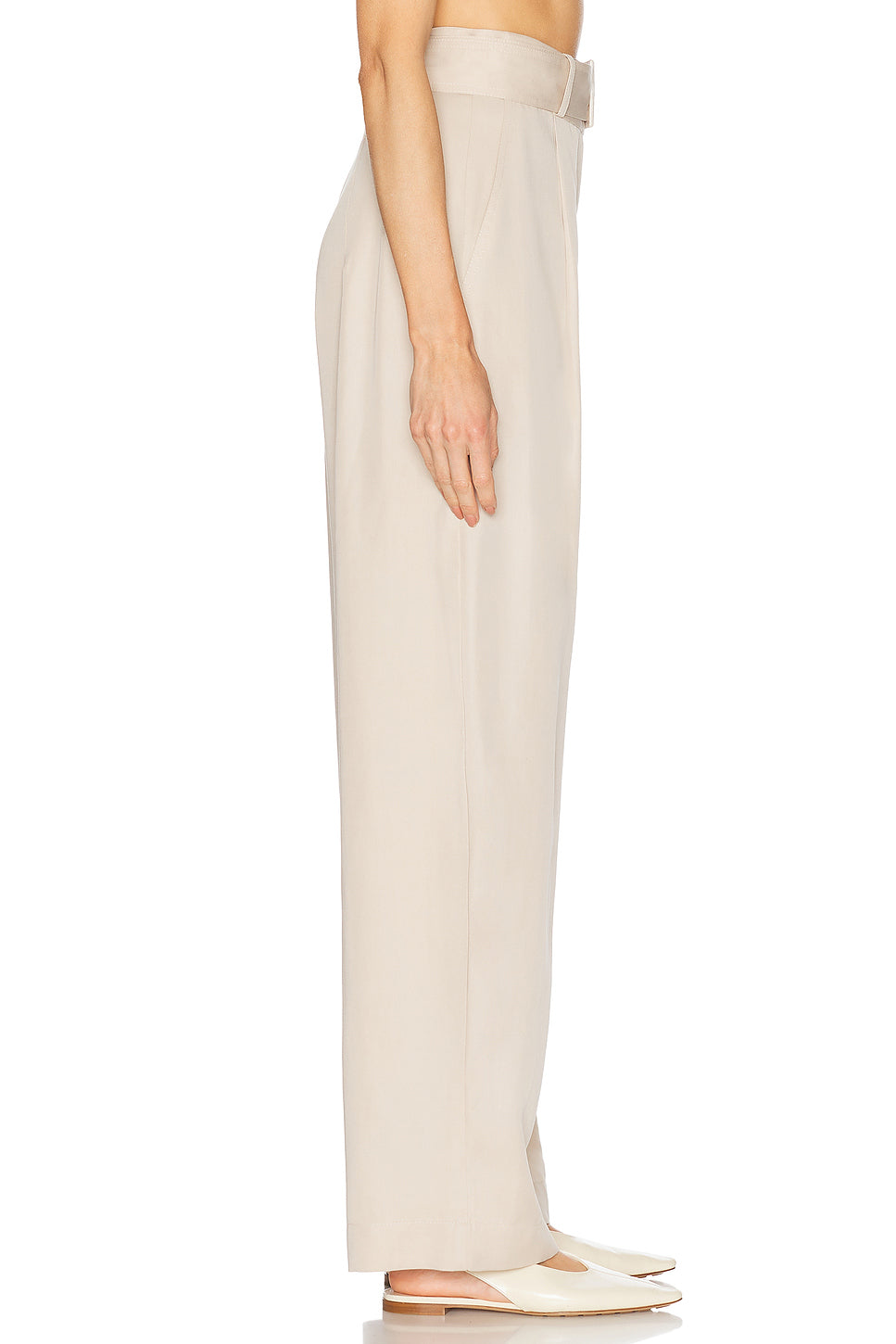 Pleated Barrel Trouser