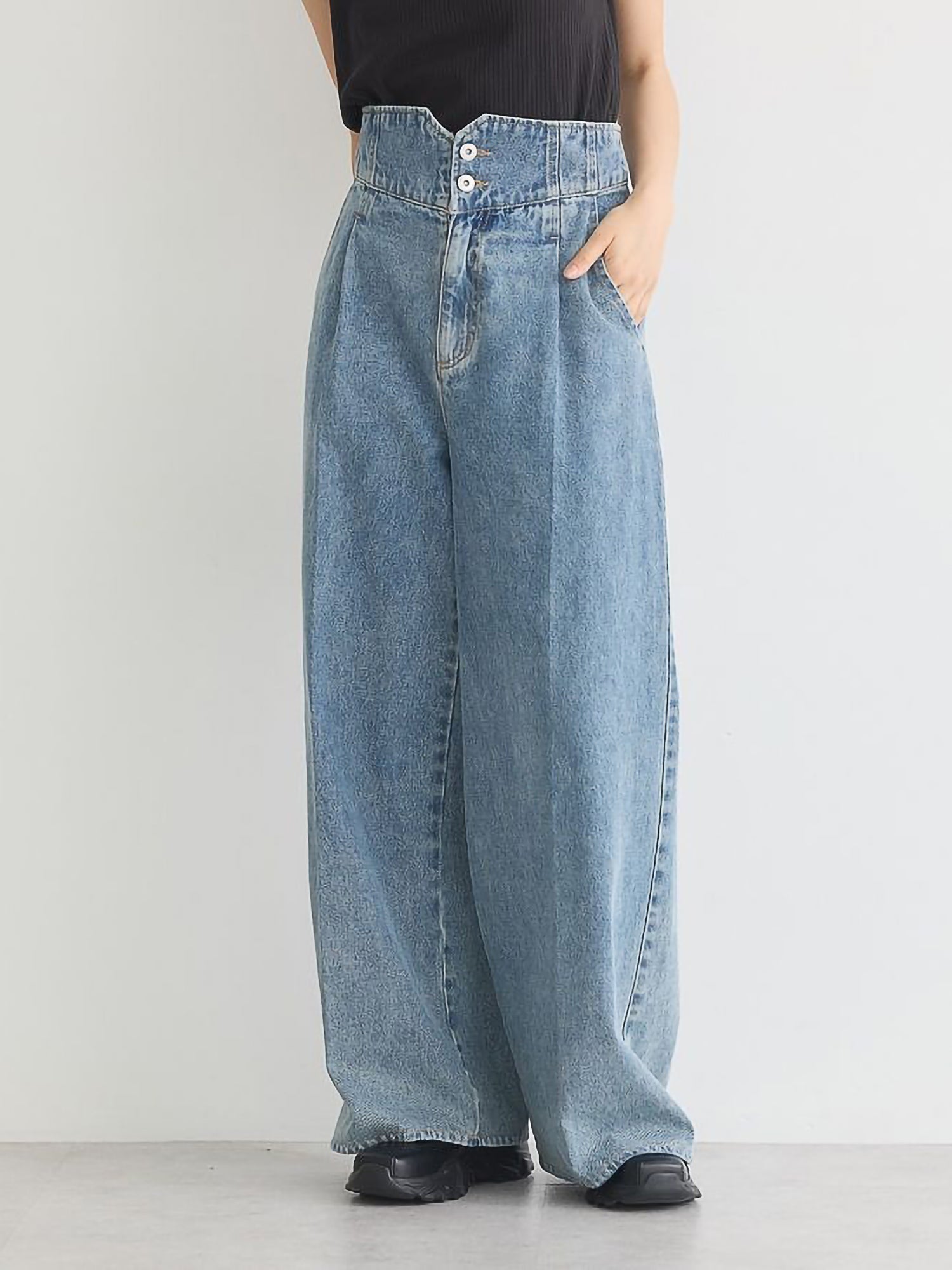 Orina High-Waisted Denim Pants