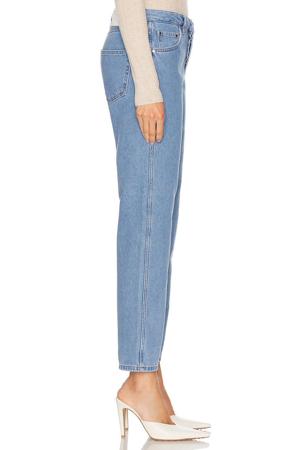Straight Leg in Light Wash