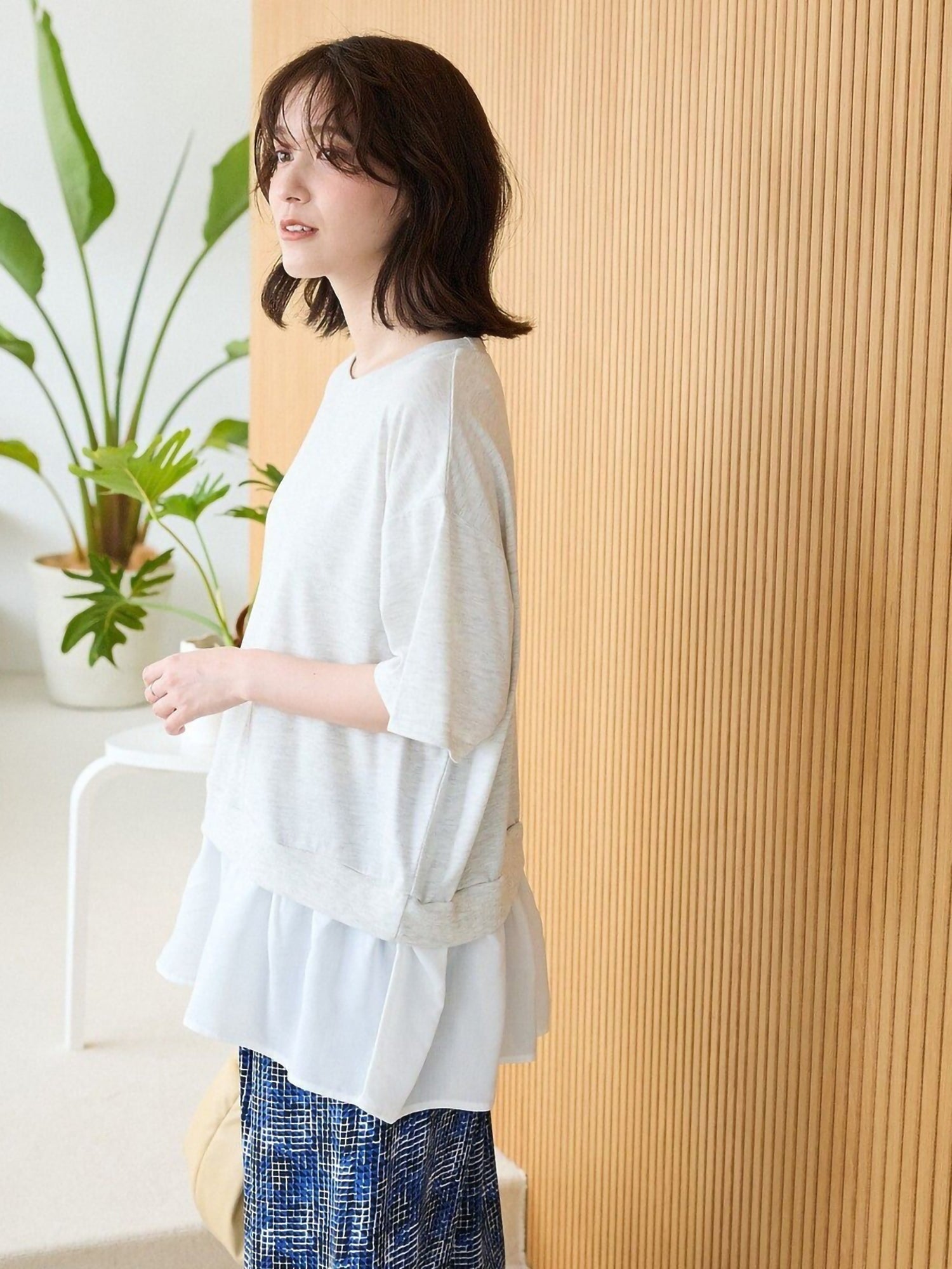 Rinoka Five-Quarter Sleeve Pullover With Ruffled Hem