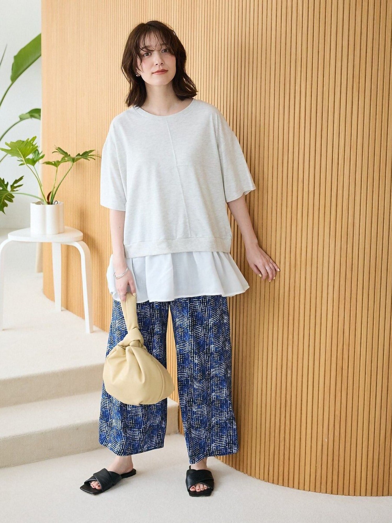 Rinoka Five-Quarter Sleeve Pullover With Ruffled Hem
