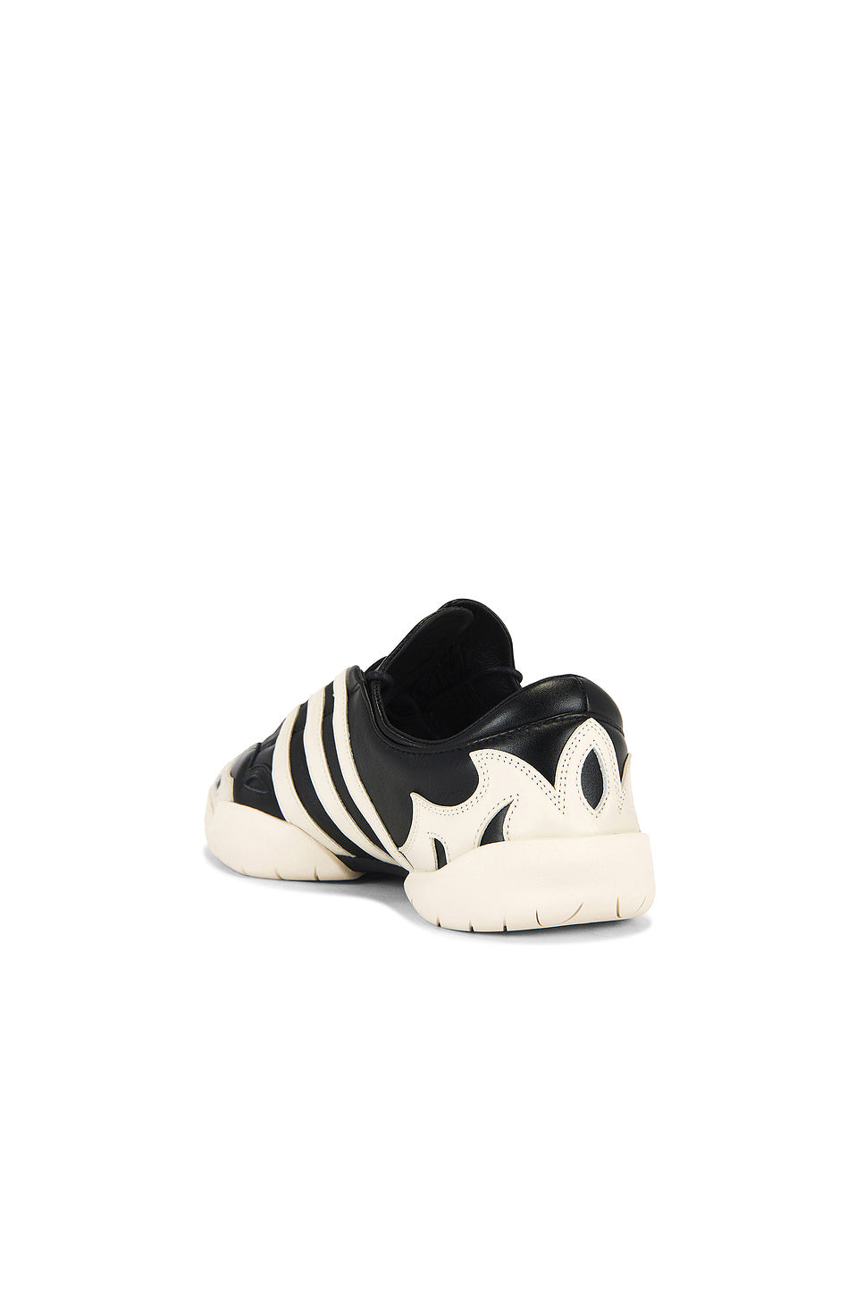 Regu 2002 Sneaker