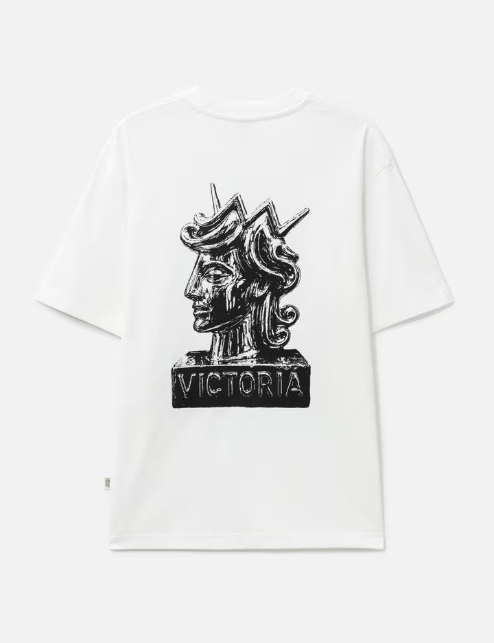 Queenhead Statue Short Sleeves T-Shirt