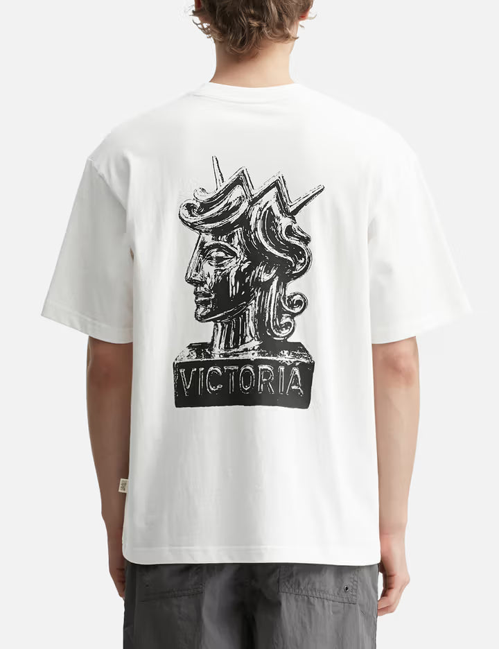 Queenhead Statue Short Sleeves T-Shirt