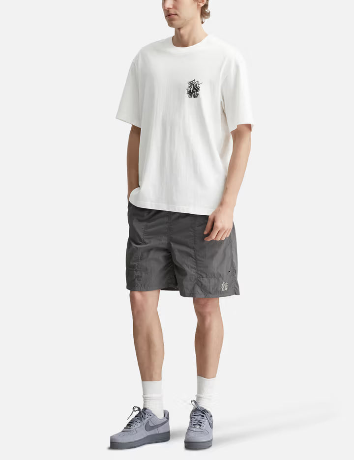 Queenhead Statue Short Sleeves T-Shirt