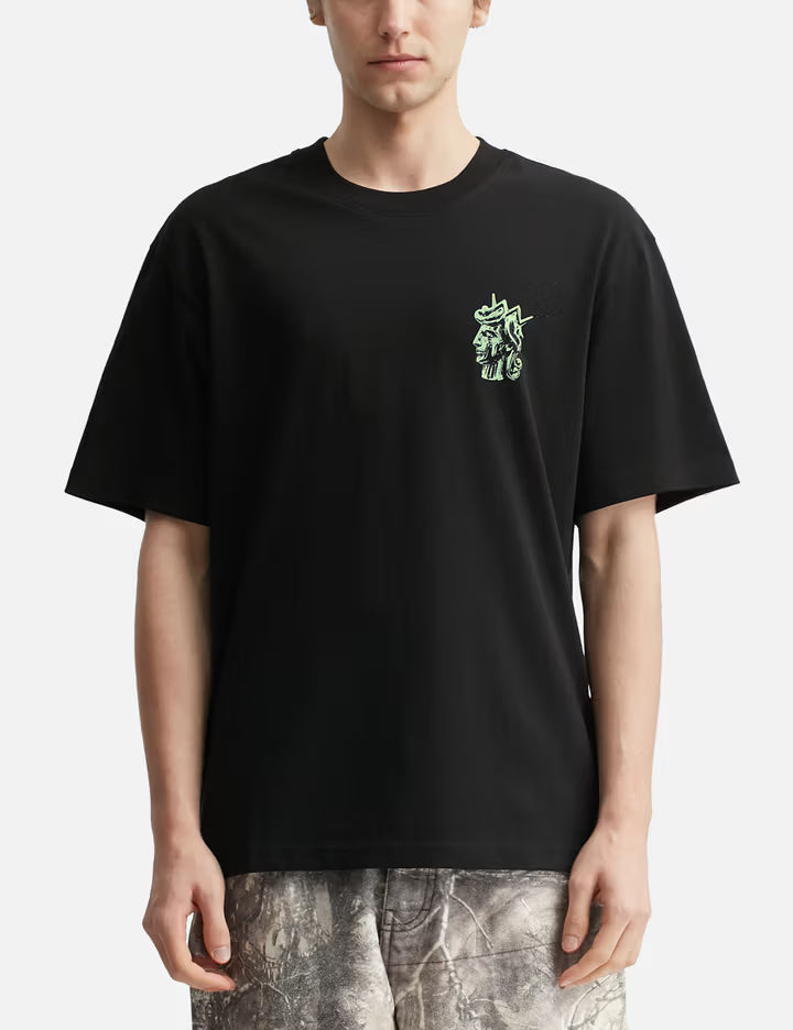 Queenhead Statue Short Sleeves T-Shirt