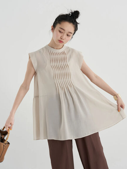 Bay Front Tuck Blouse