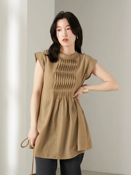 Bay Front Tuck Blouse