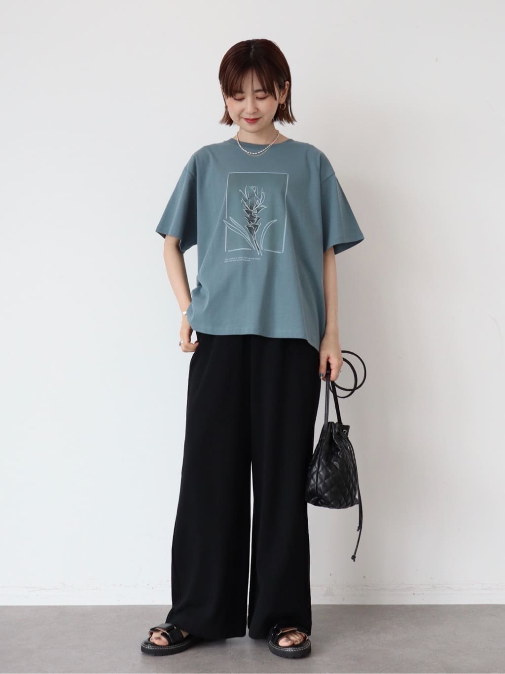 Graphic TShirt Alleta Flower Photo Print Cut Pullover Bobo Tokyo