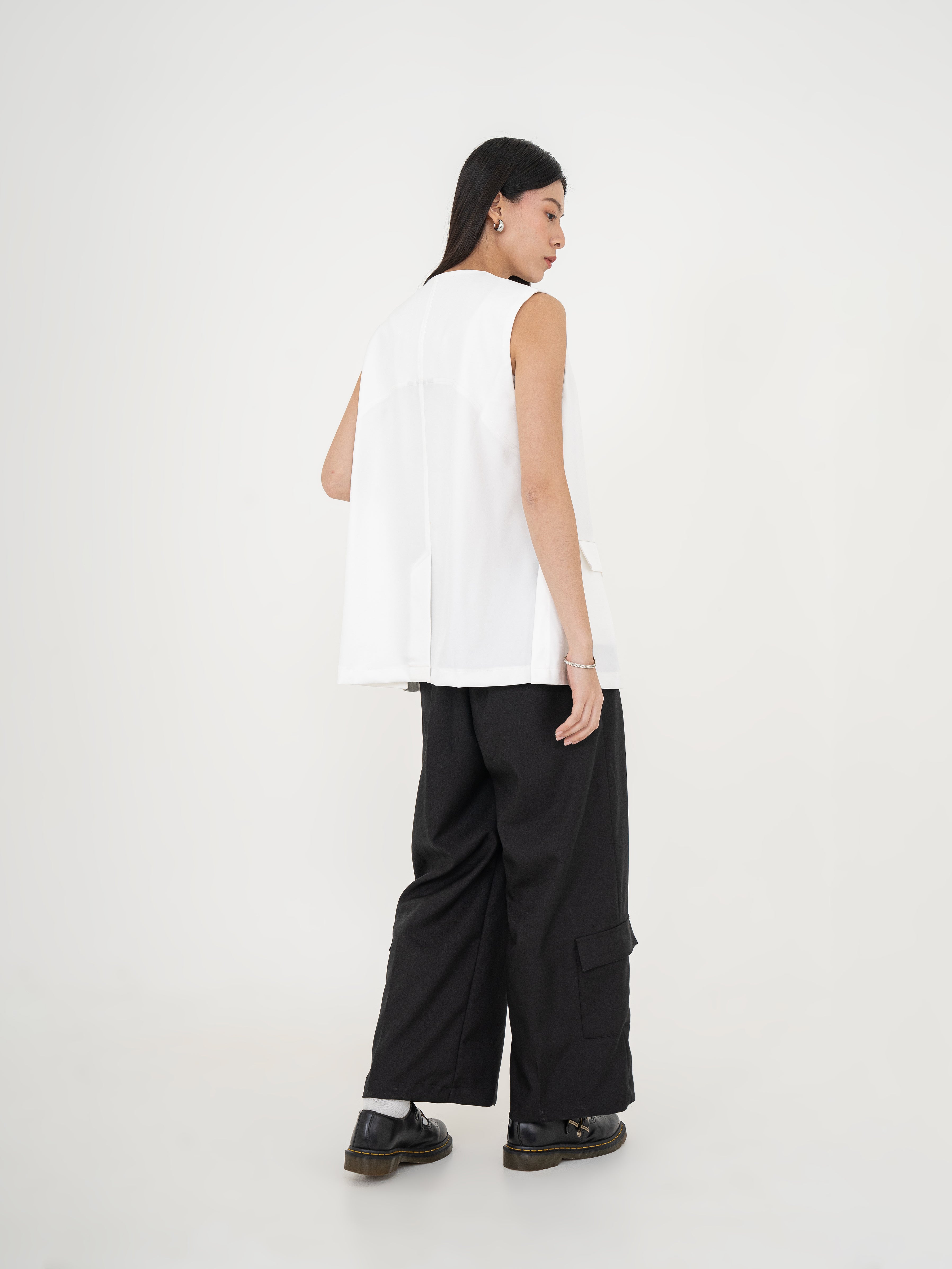 Liliana Vest