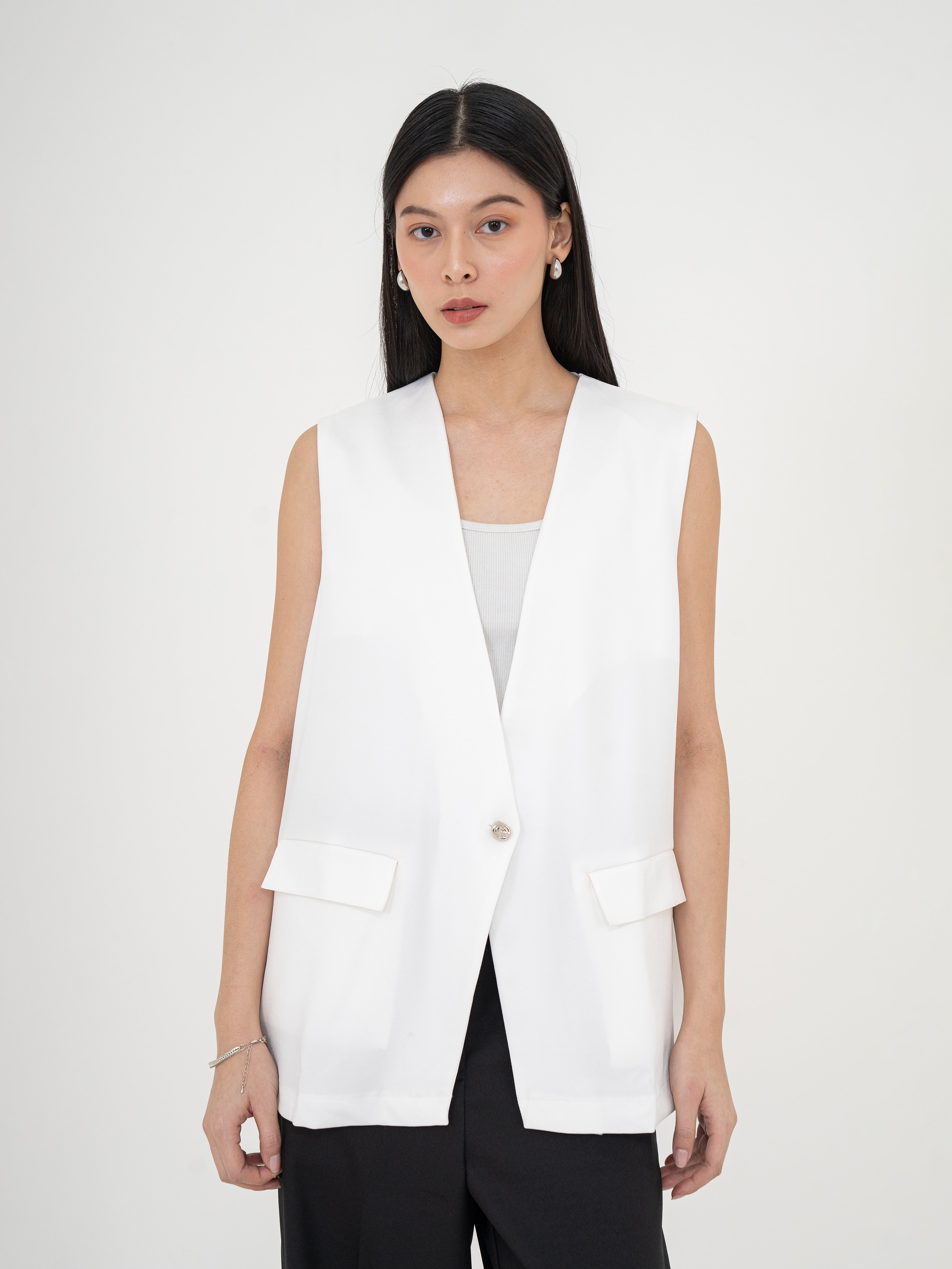 Liliana Vest