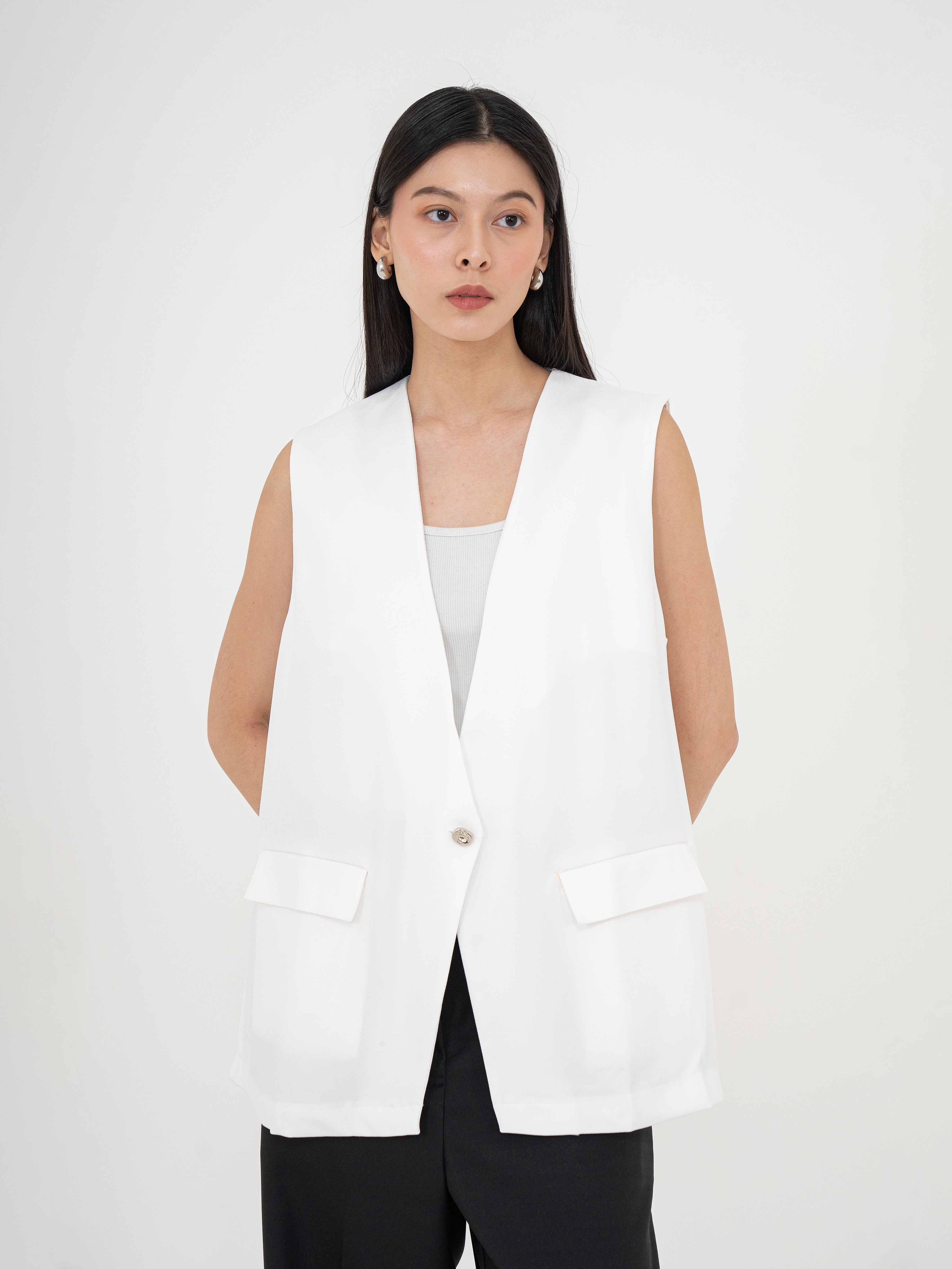 Liliana Vest