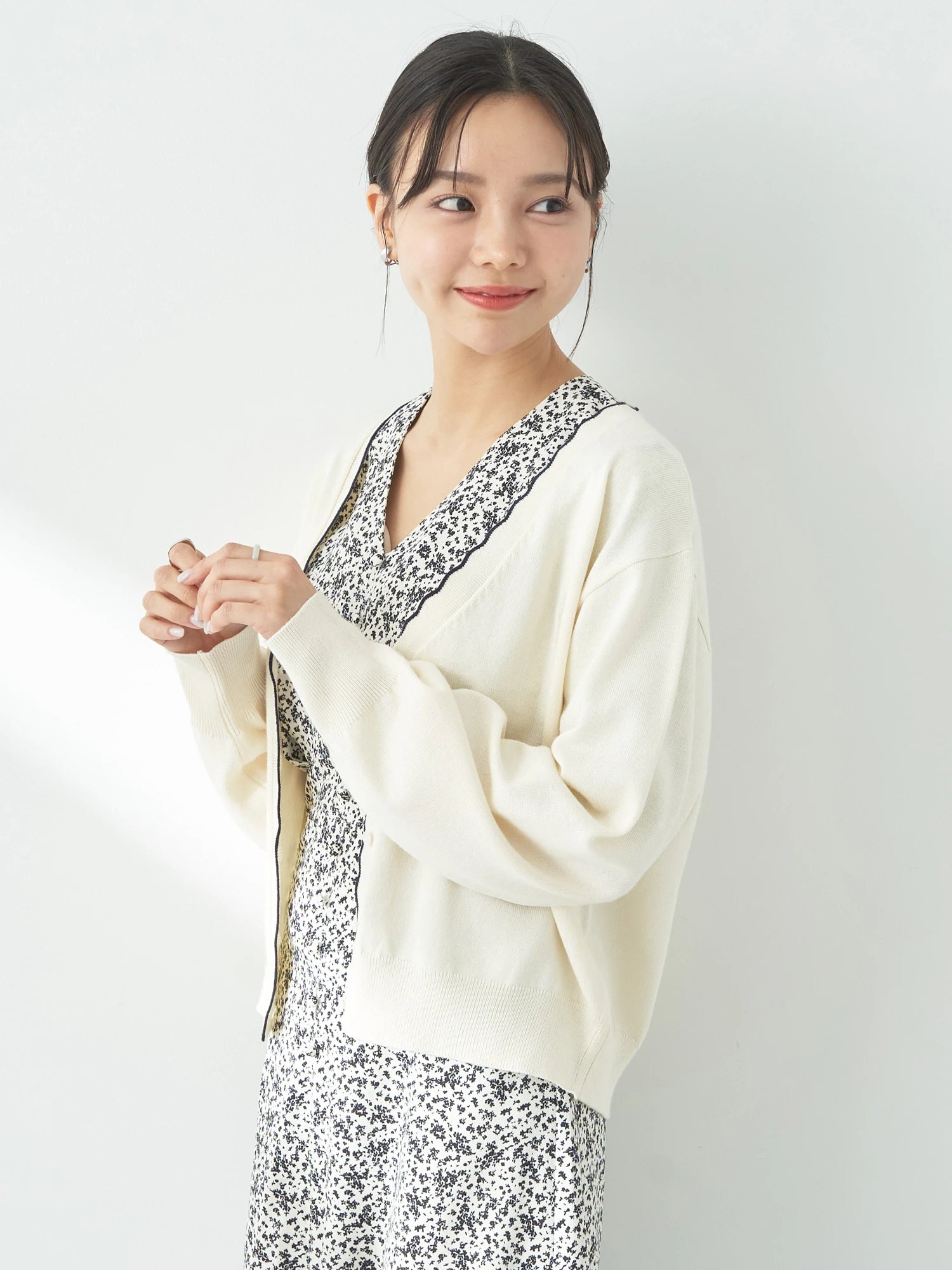 Chibi Scallop Cardigan