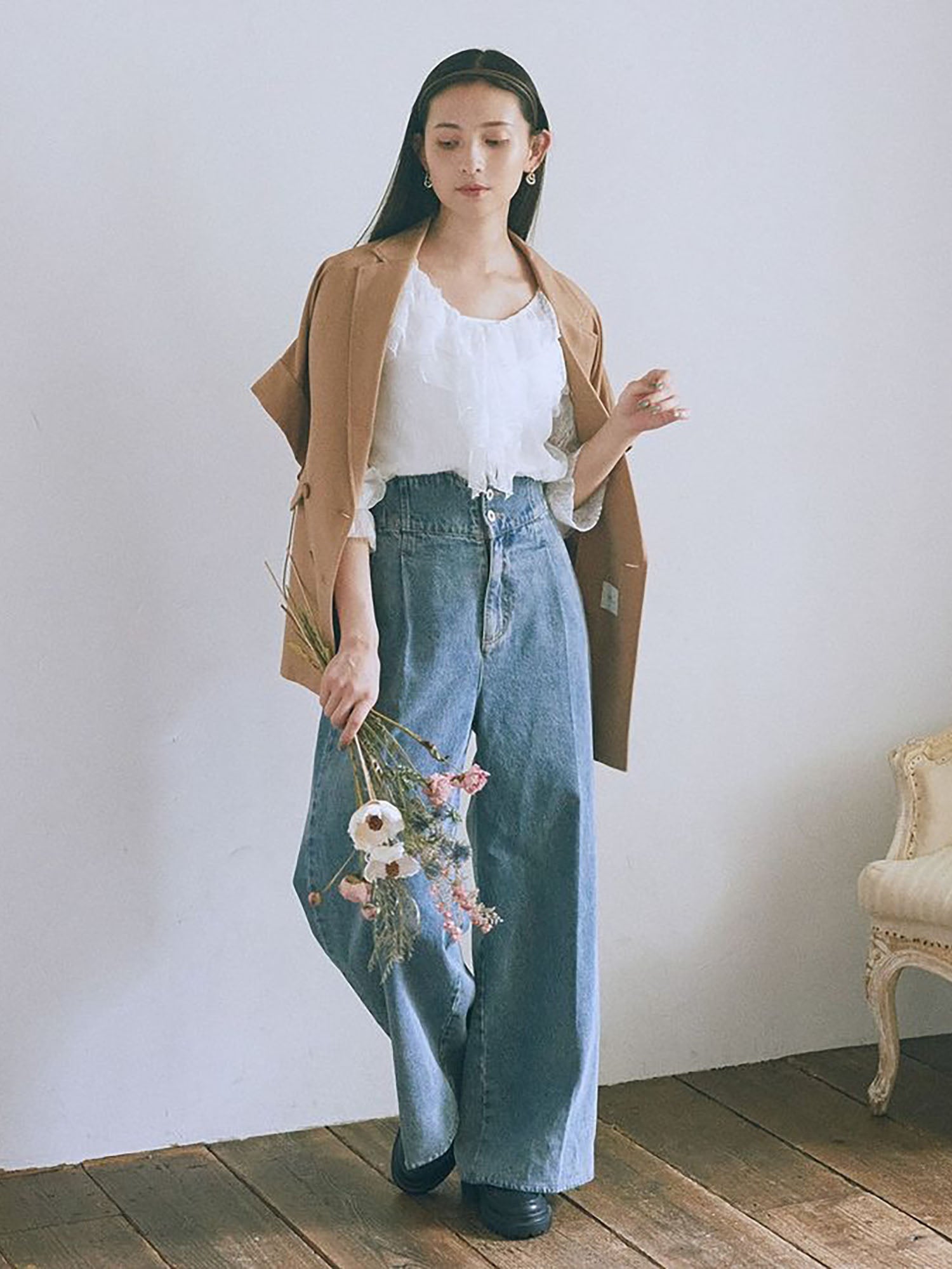 Emiyo SET Ruffled Lace Blouse