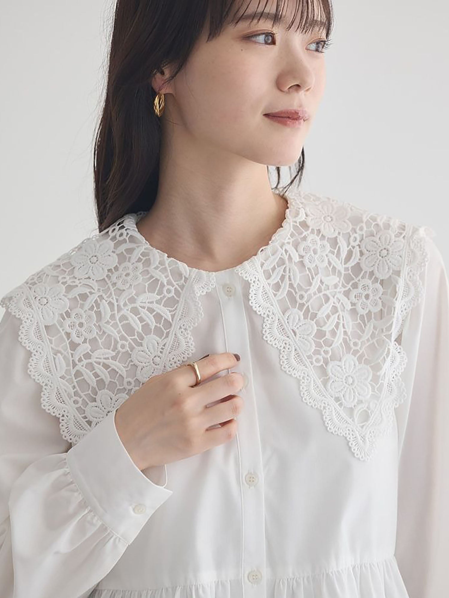 Arisa Lace Collar Blouse