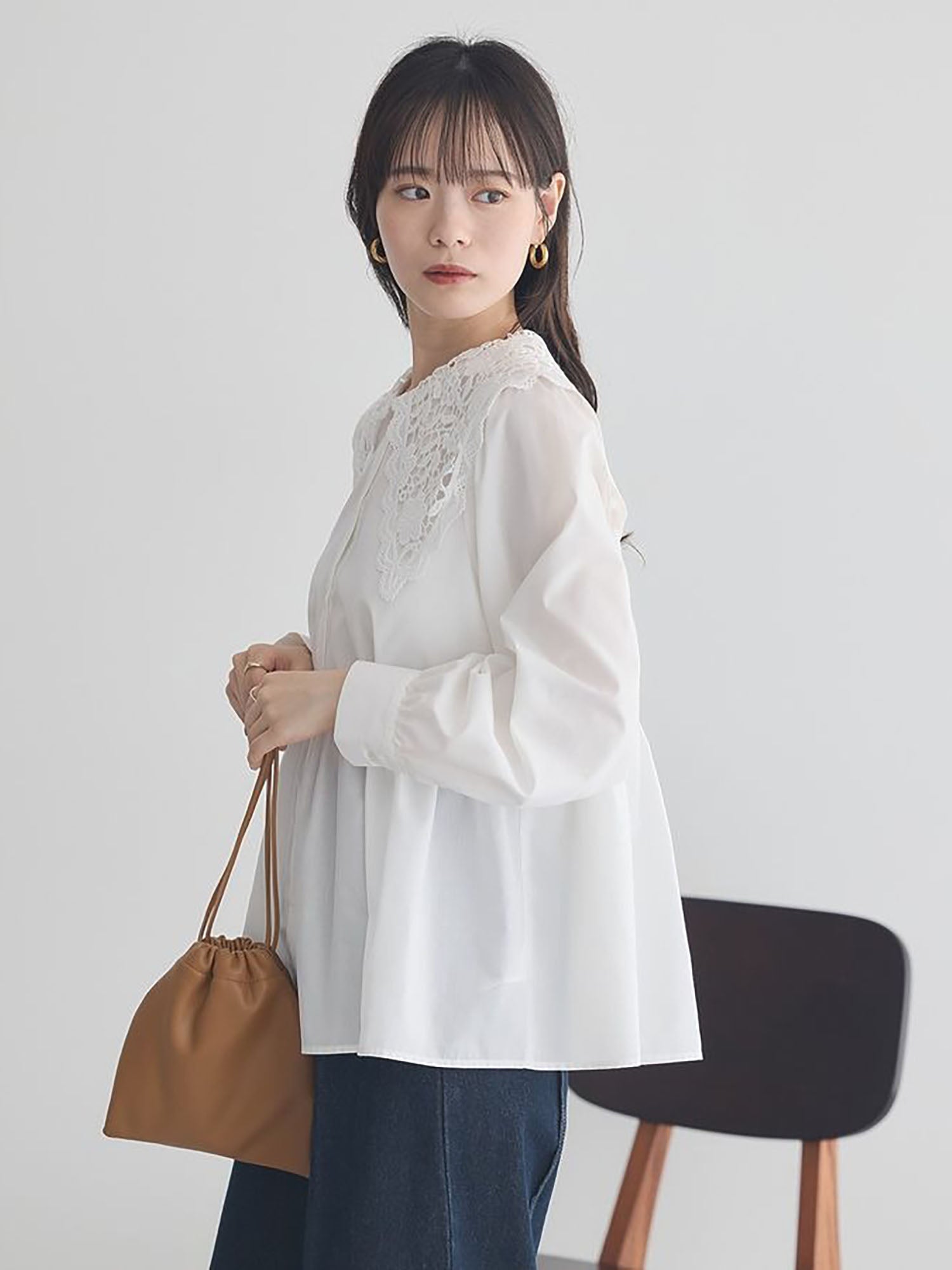 Arisa Lace Collar Blouse