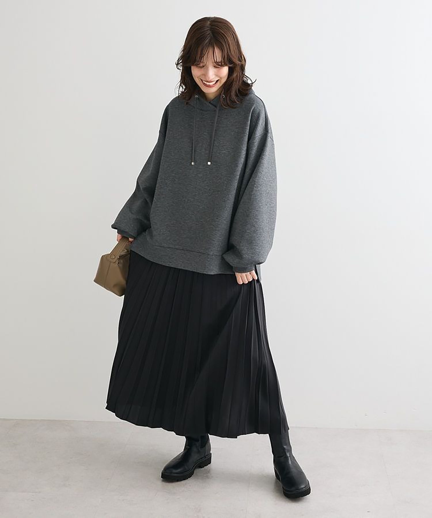 Aokiro Satin Pleated Skirt