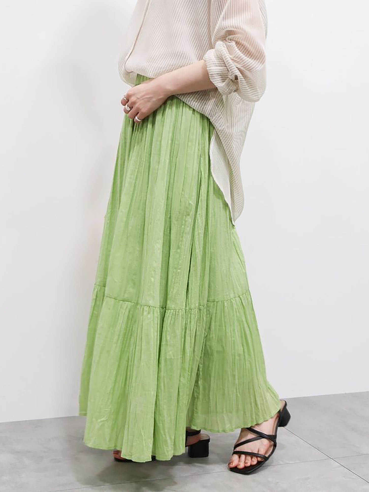 Yanagi Crinkle Tiered Skirt