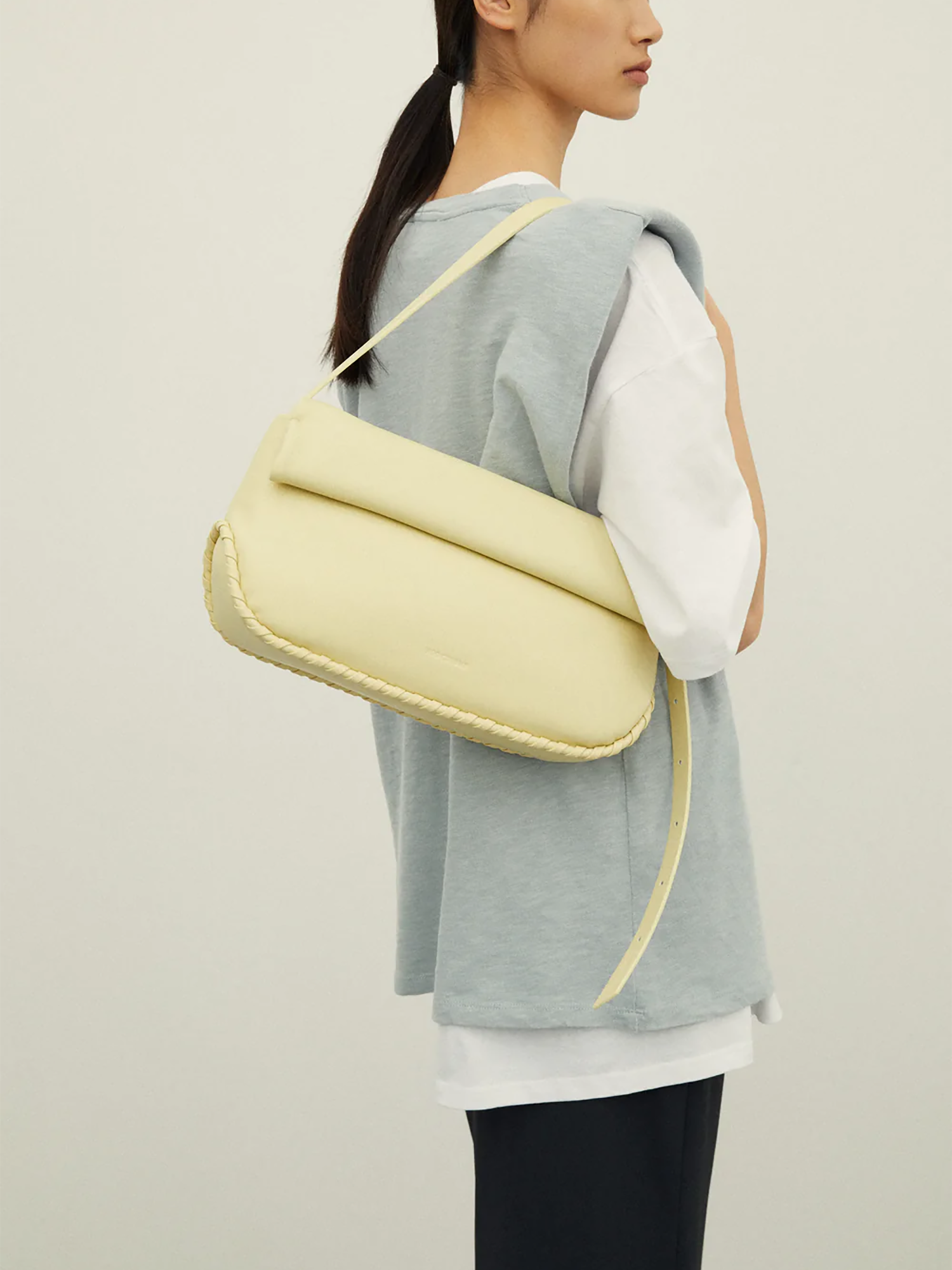 Rolla Oblong Stitch - Black - Add Culumn