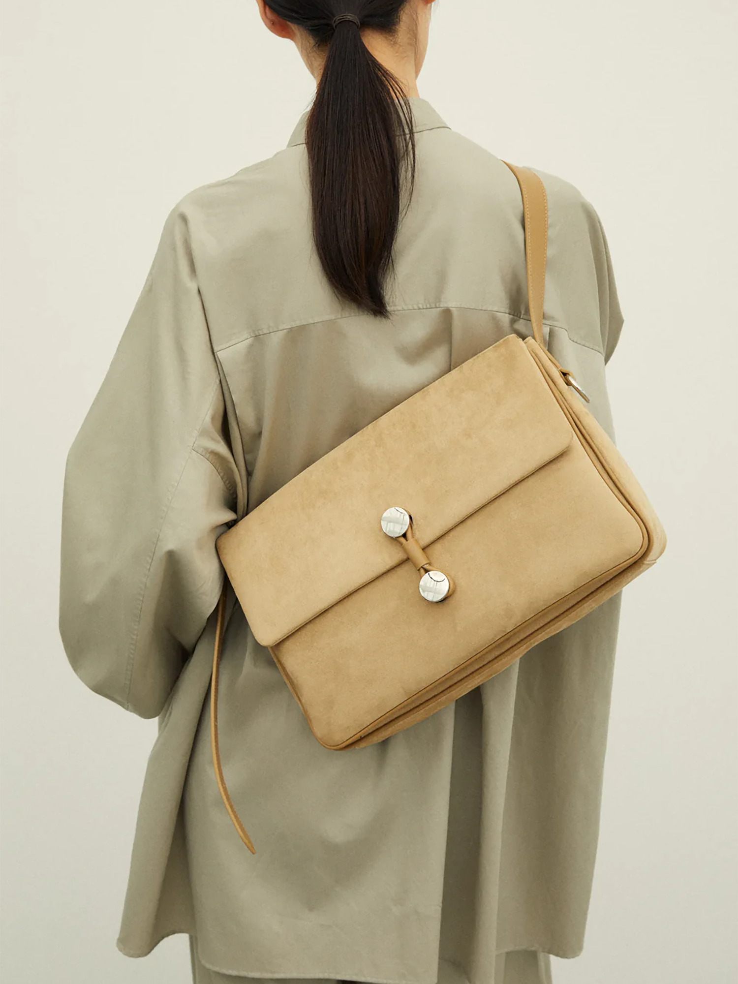 TABLET MESSENGER SUEDE